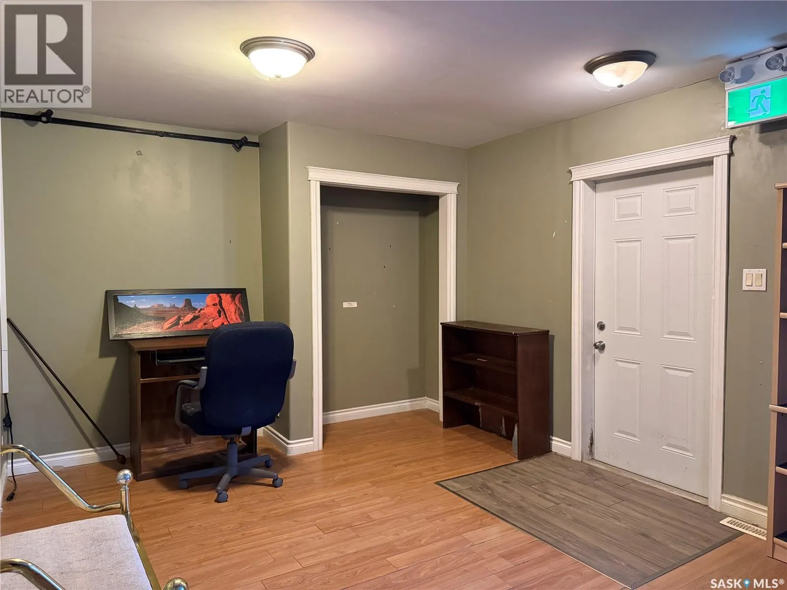 71 Ross STREET W