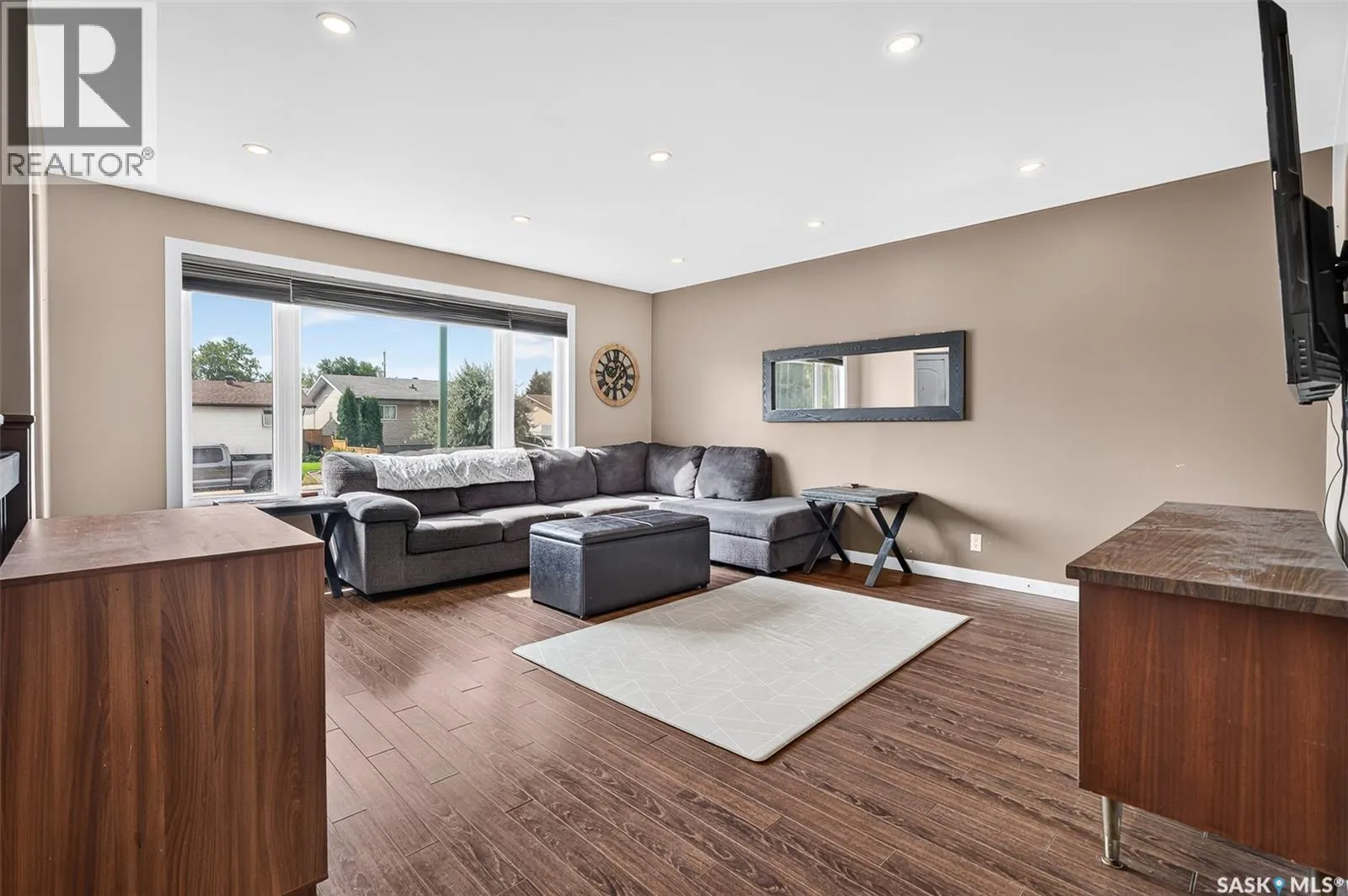 1214 Grandview STREET W