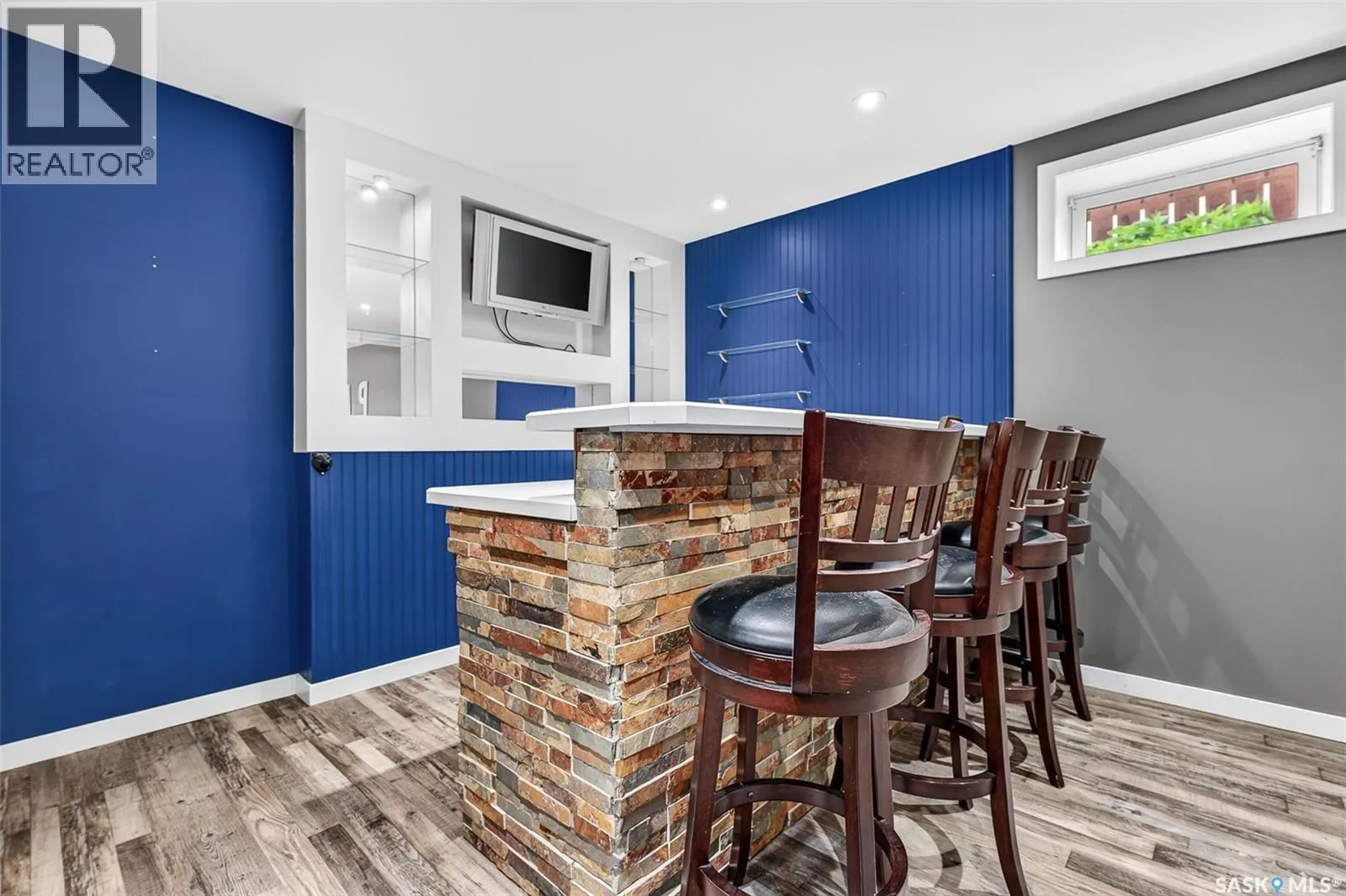 1214 Grandview STREET W