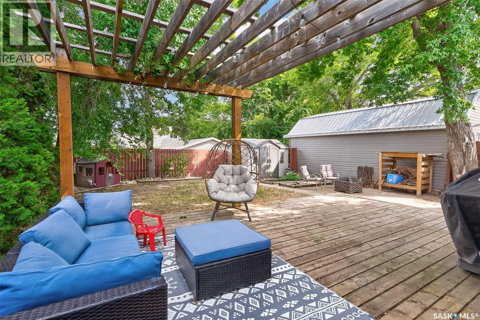 1214 Grandview STREET W