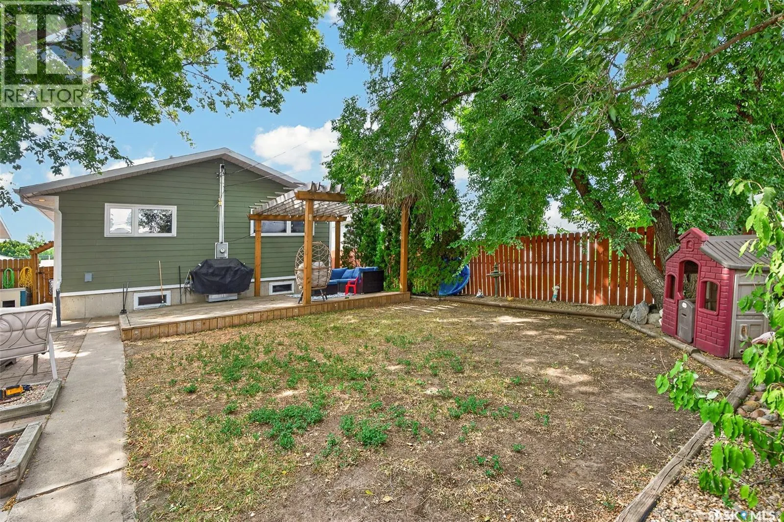 1214 Grandview STREET W