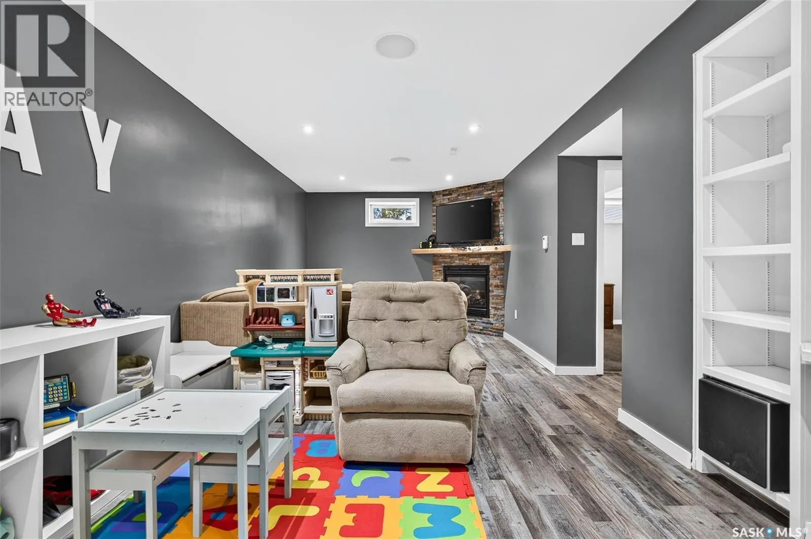 1214 Grandview STREET W