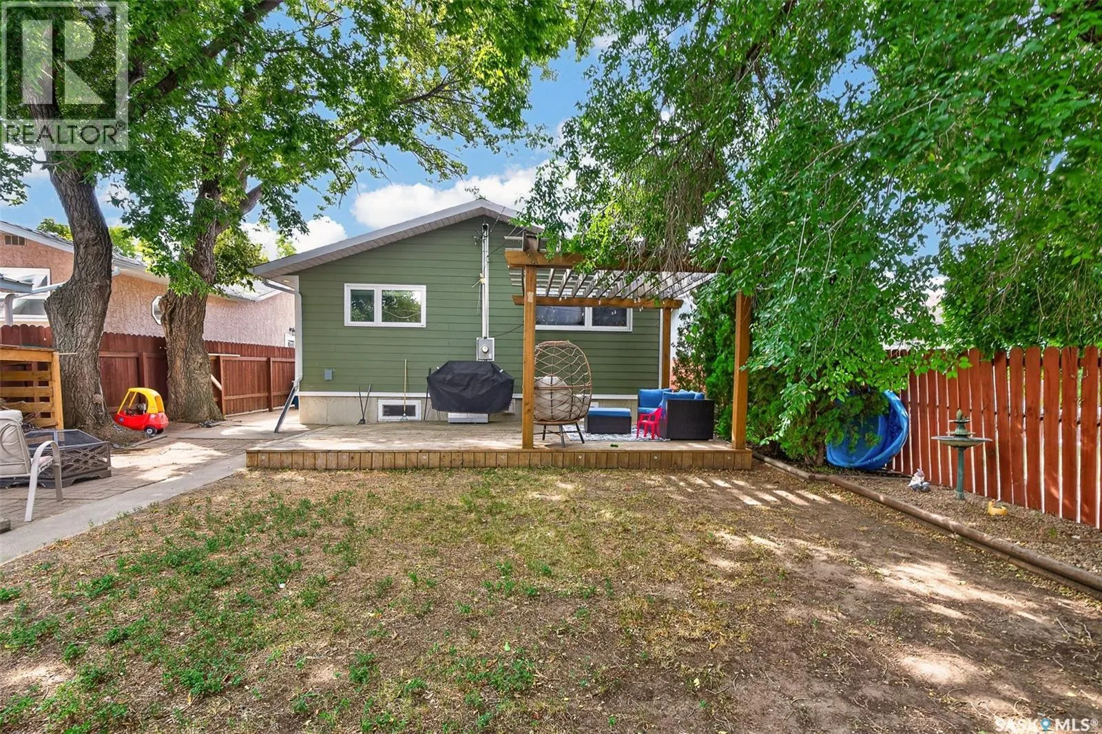 1214 Grandview STREET W