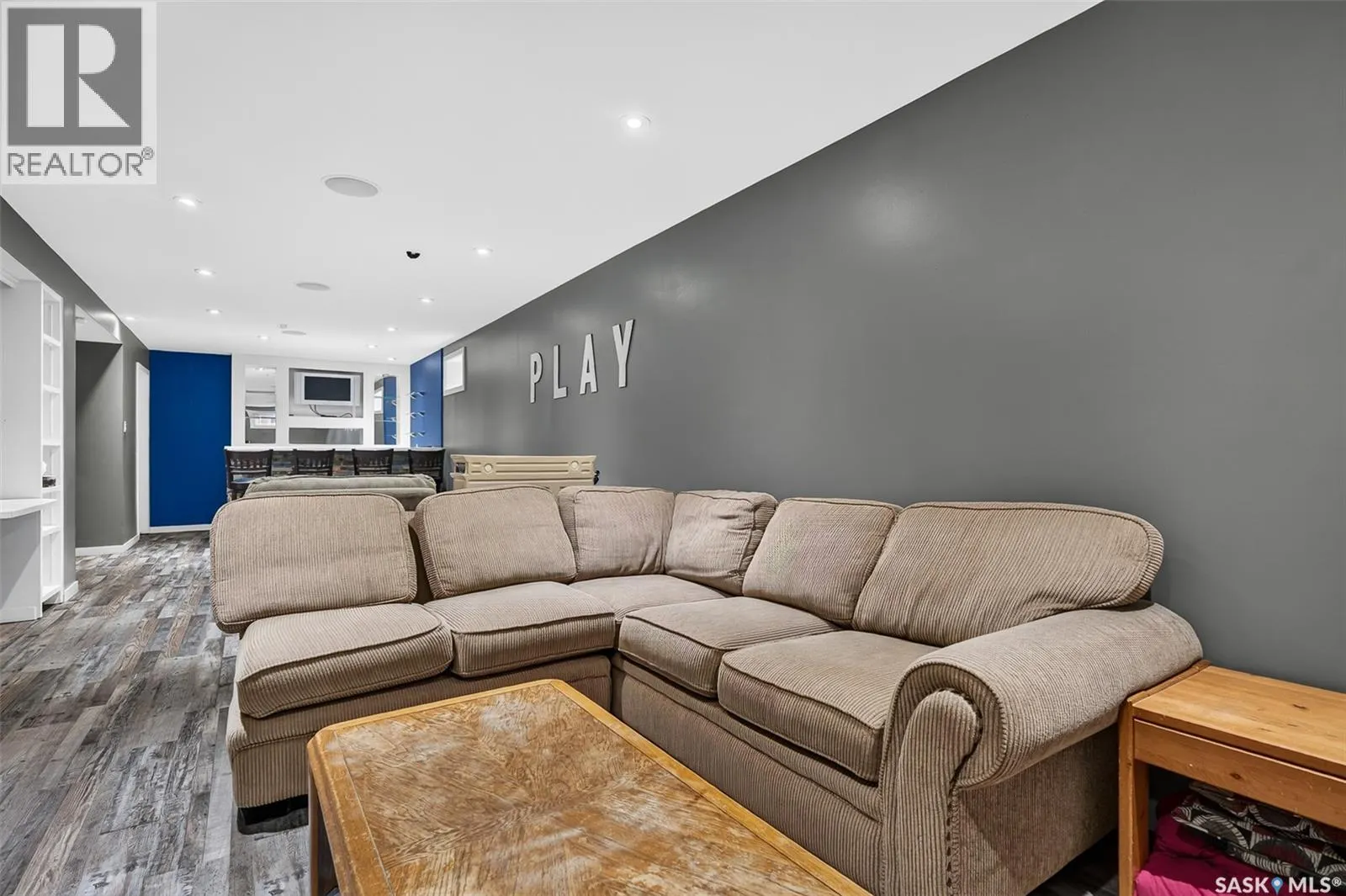 1214 Grandview STREET W