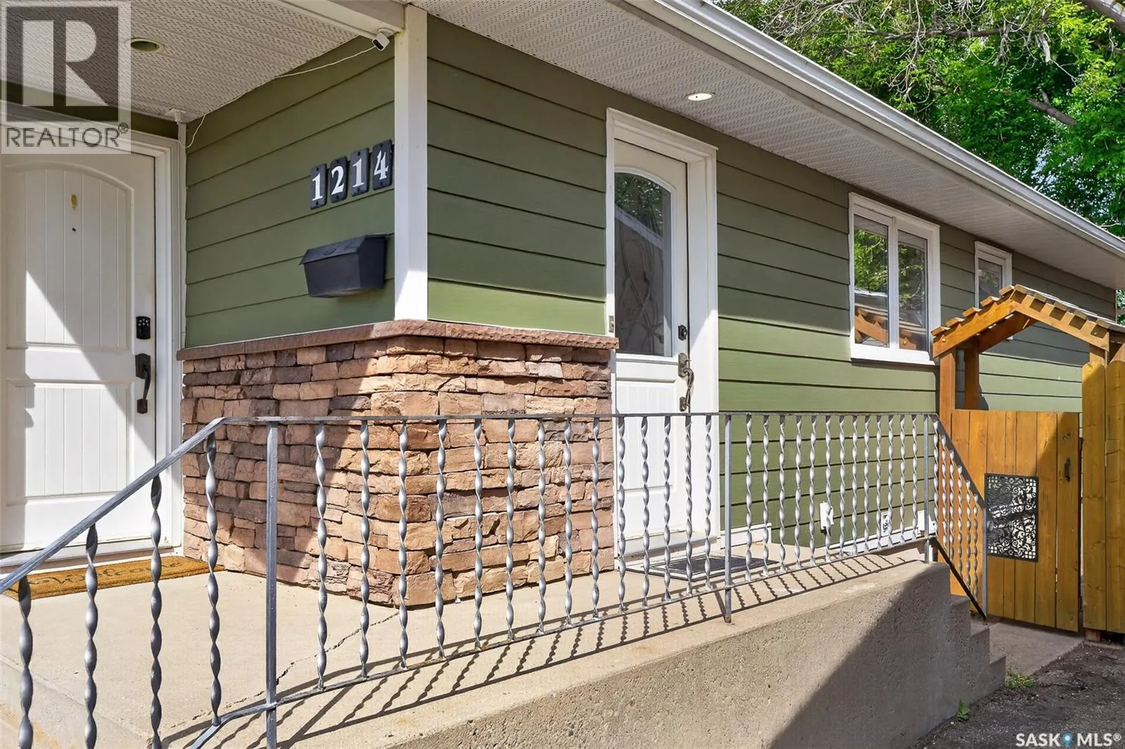 1214 Grandview STREET W