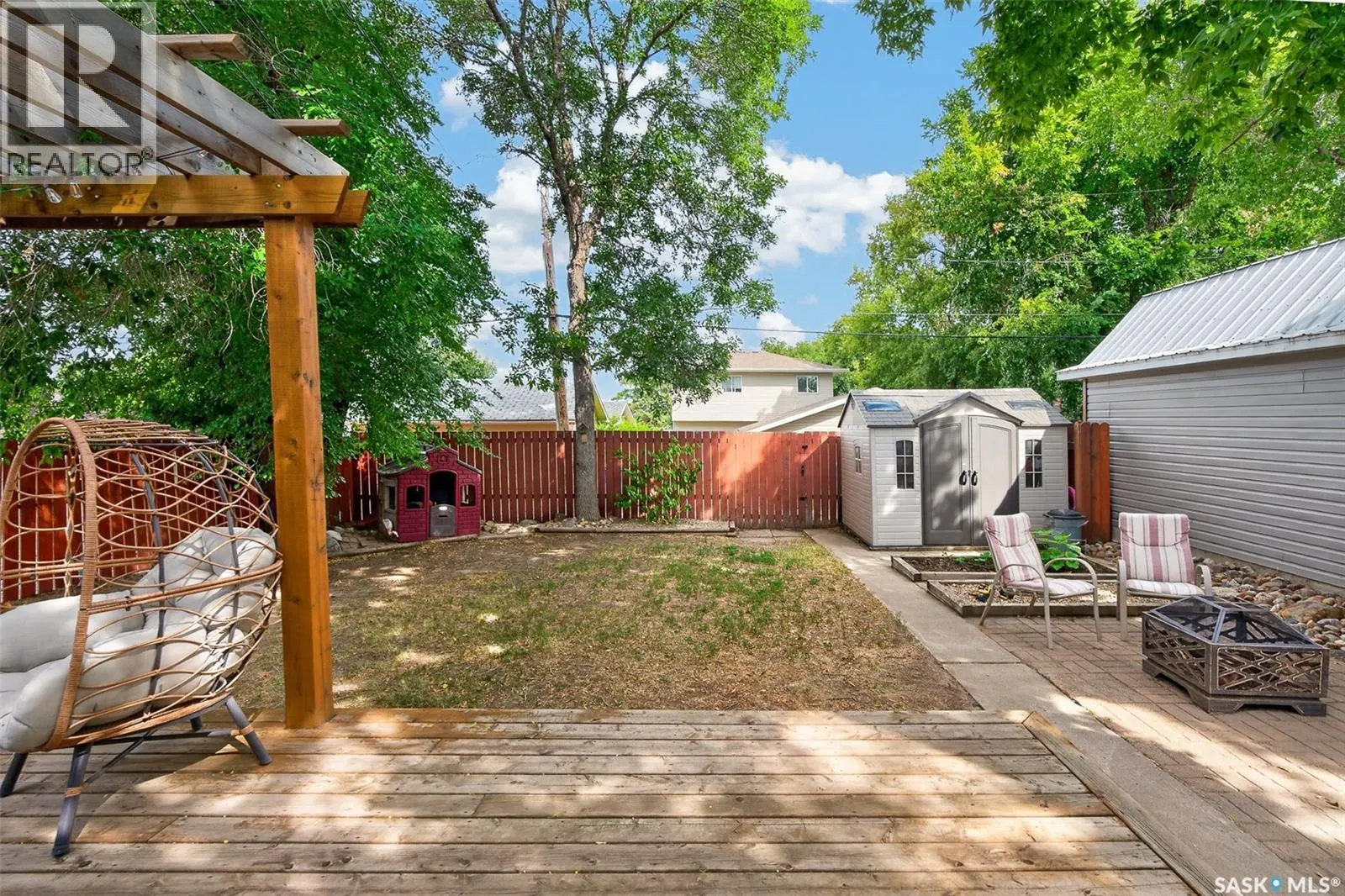 1214 Grandview STREET W