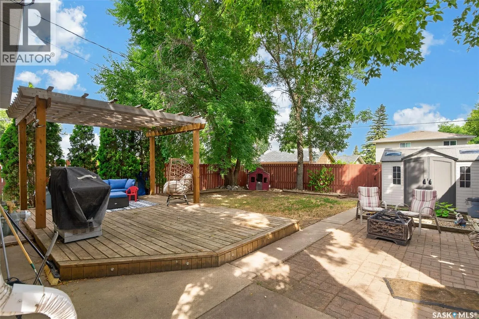 1214 Grandview STREET W