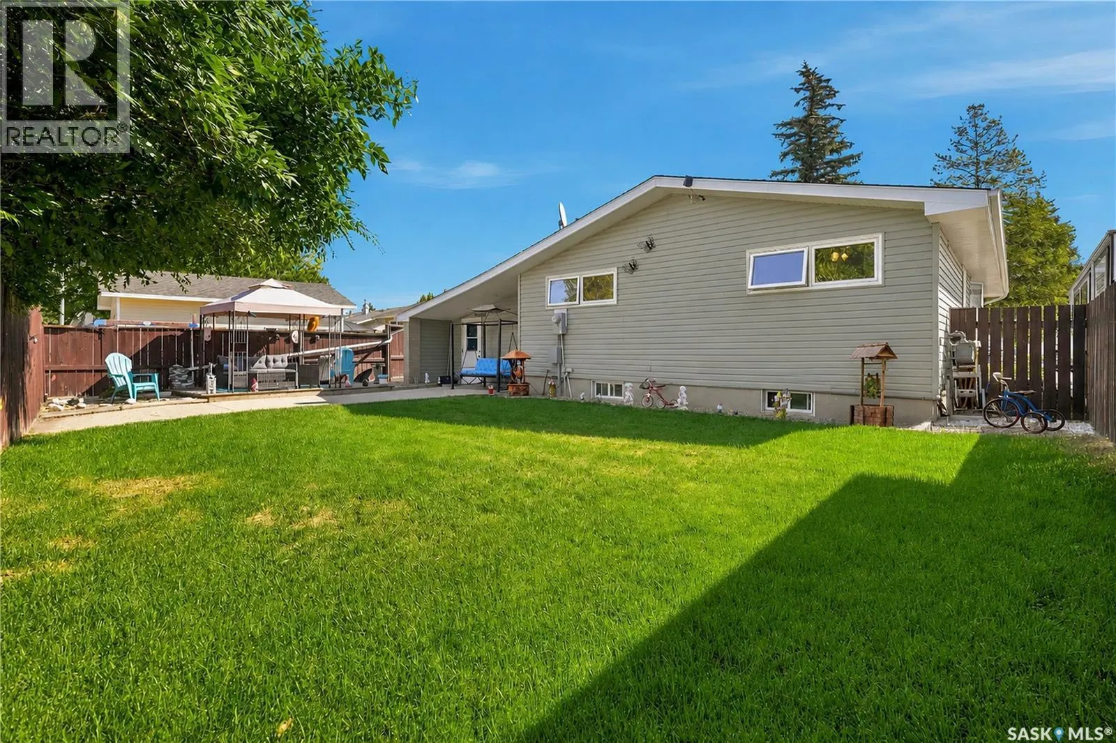 1312 King CRESCENT
