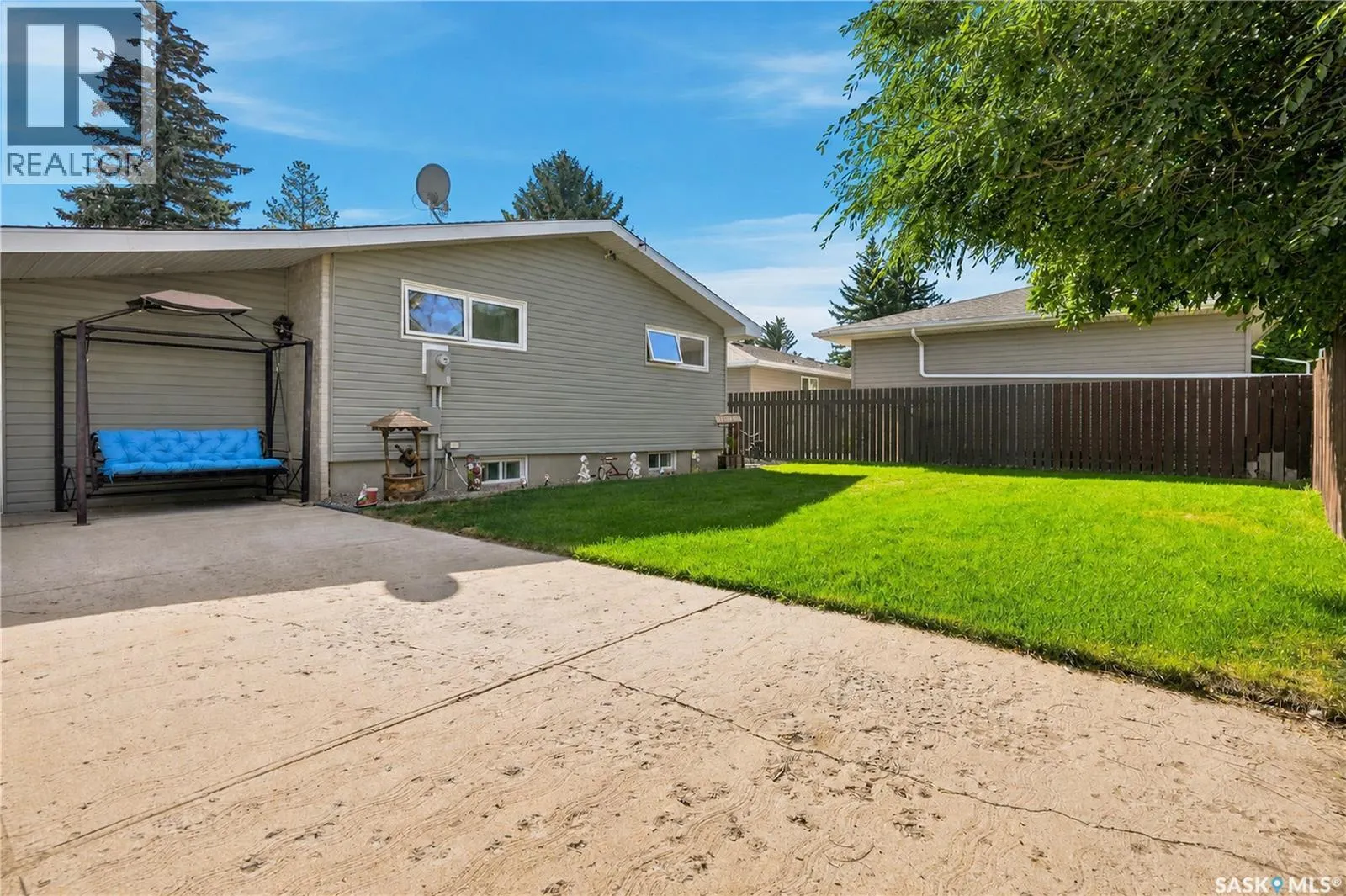1312 King CRESCENT