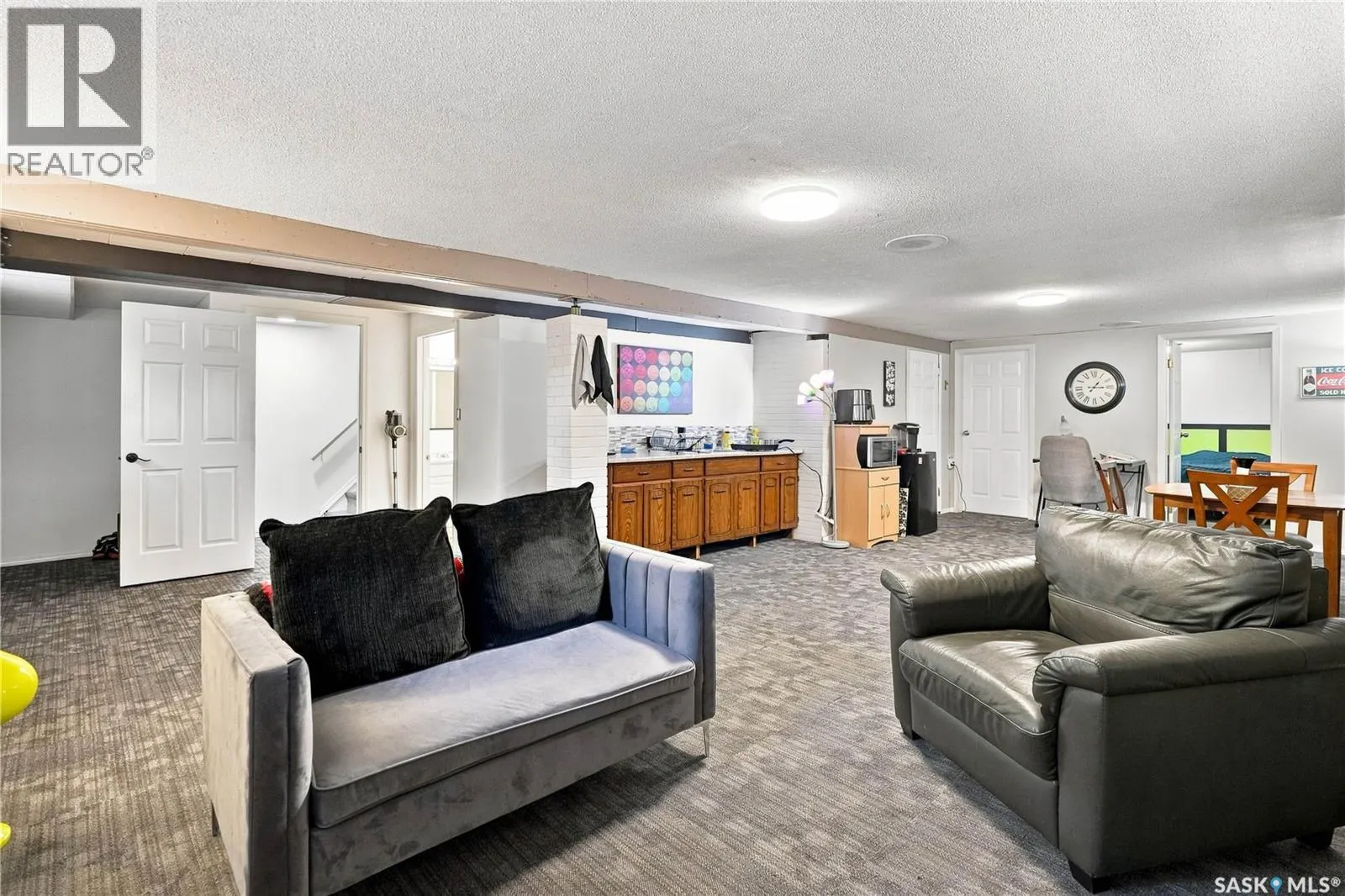 1312 King CRESCENT