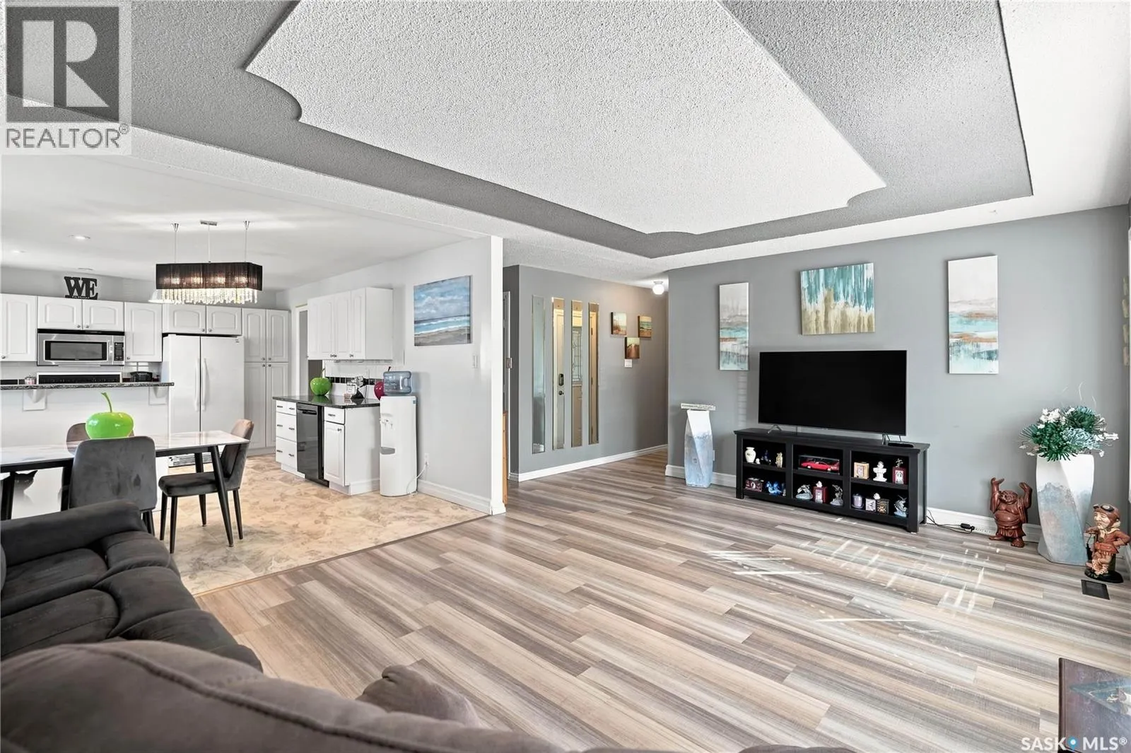 1312 King CRESCENT