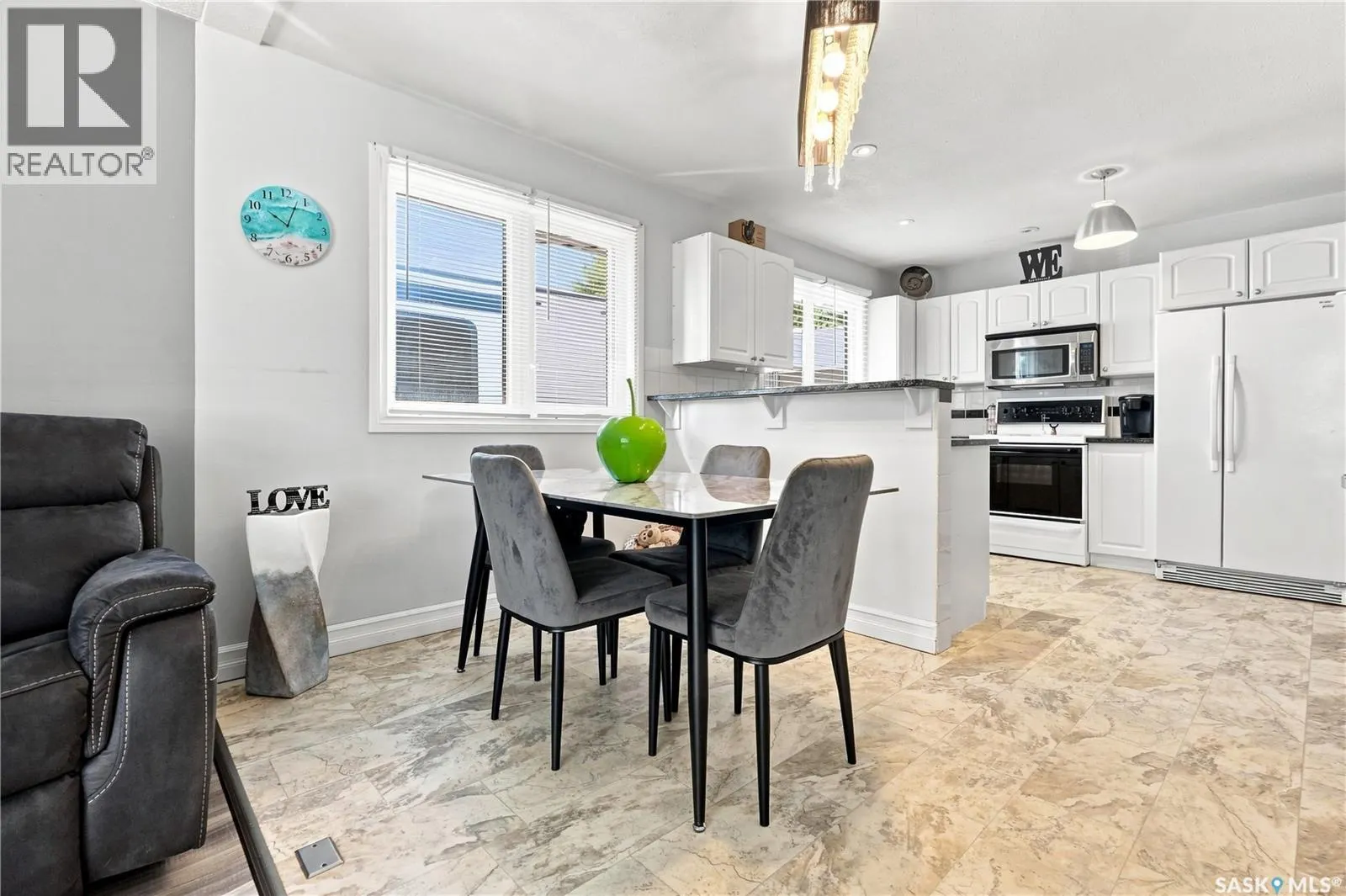 1312 King CRESCENT