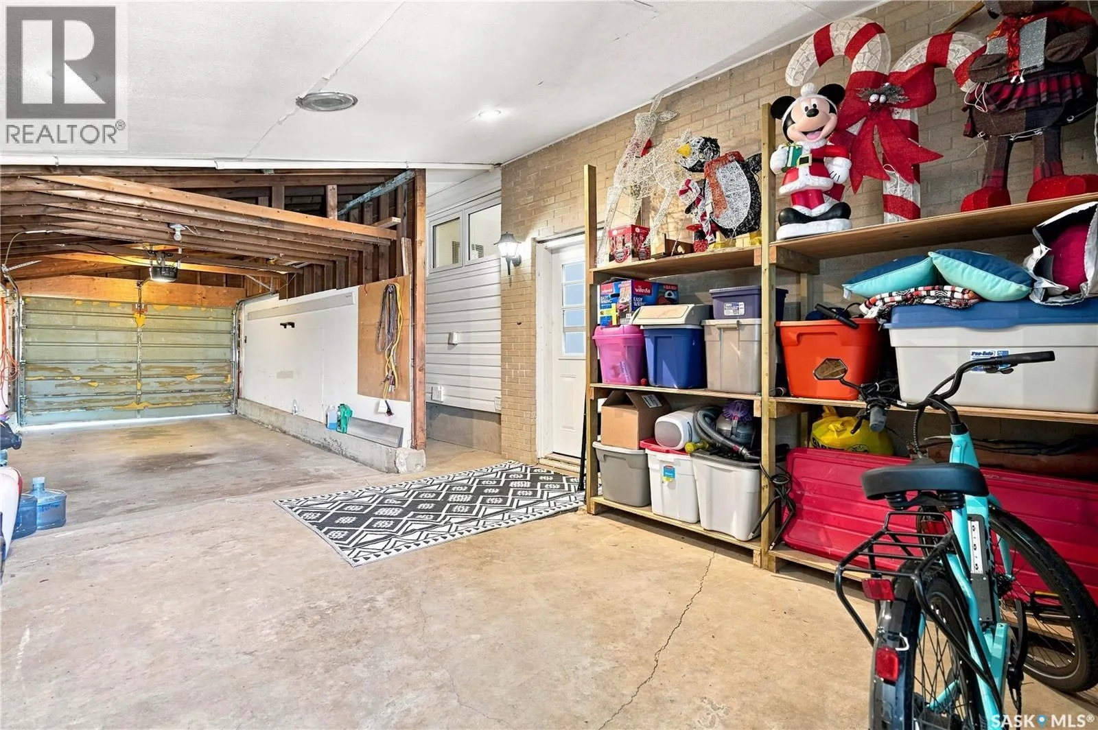 1312 King CRESCENT