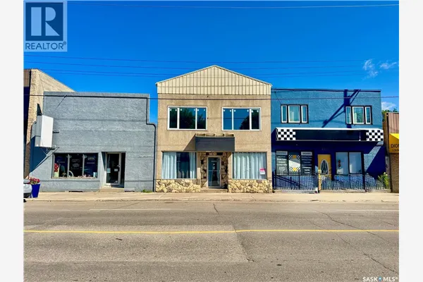 212 33rd STREET W