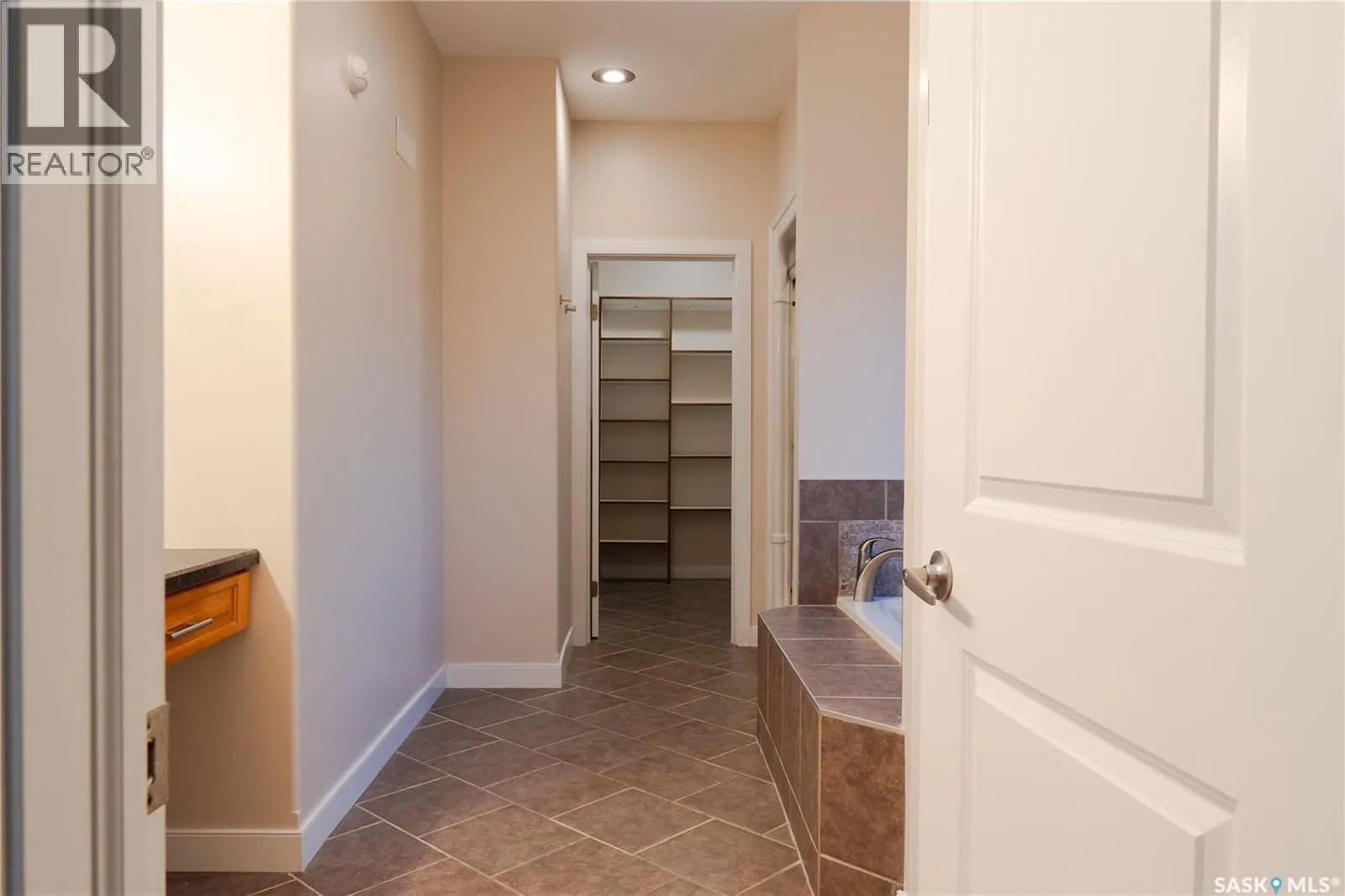 62 Glen Howard WAY