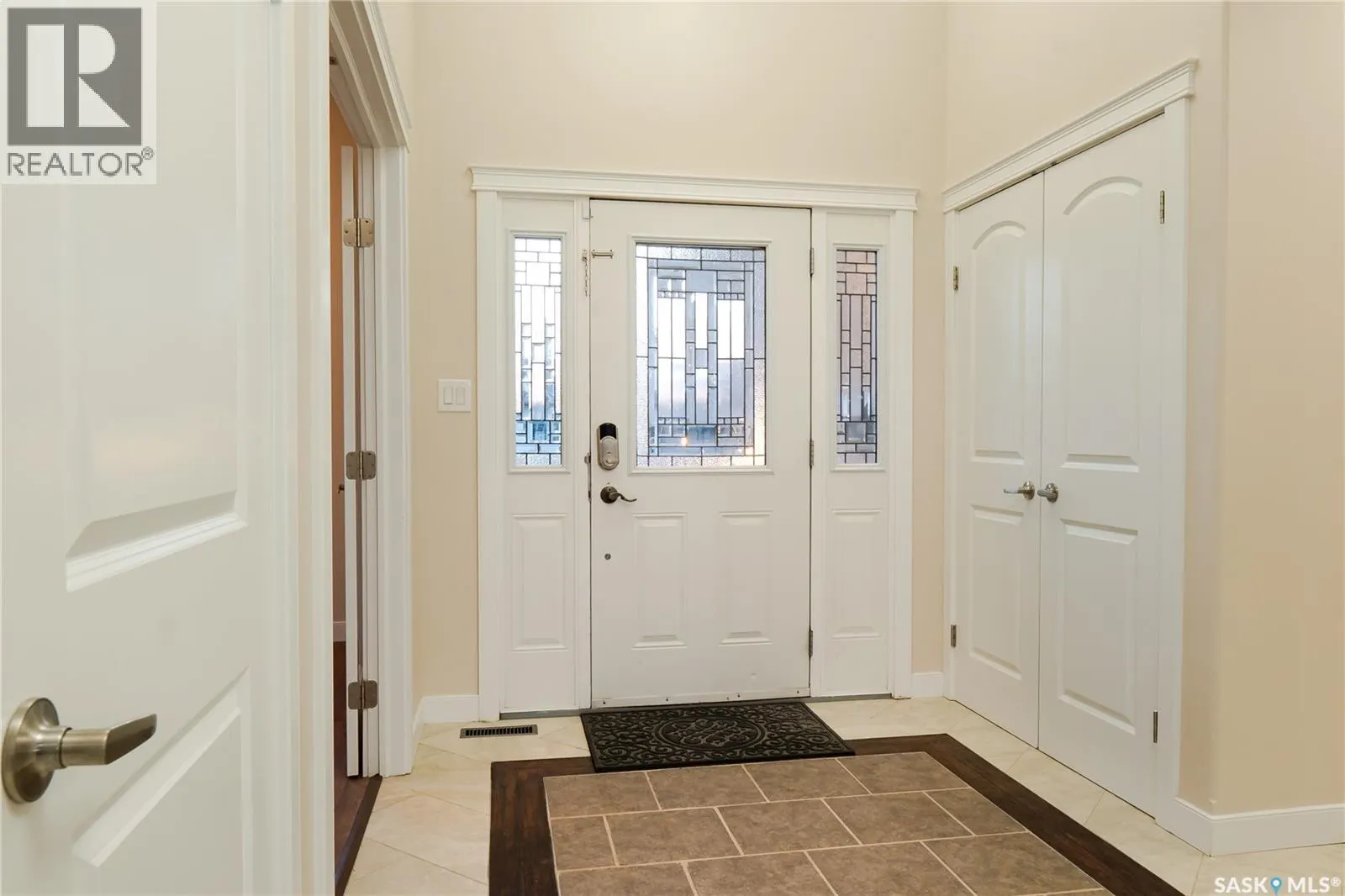 62 Glen Howard WAY
