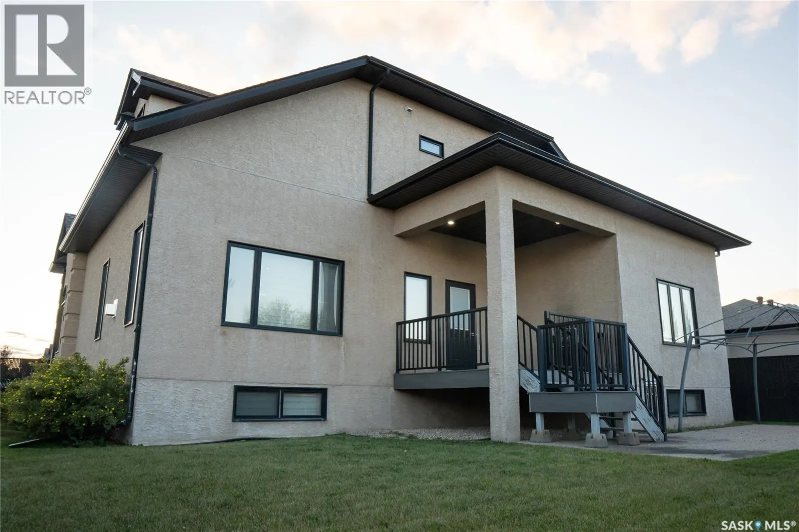 62 Glen Howard WAY