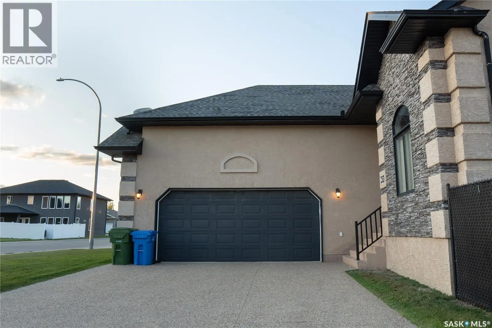 62 Glen Howard WAY