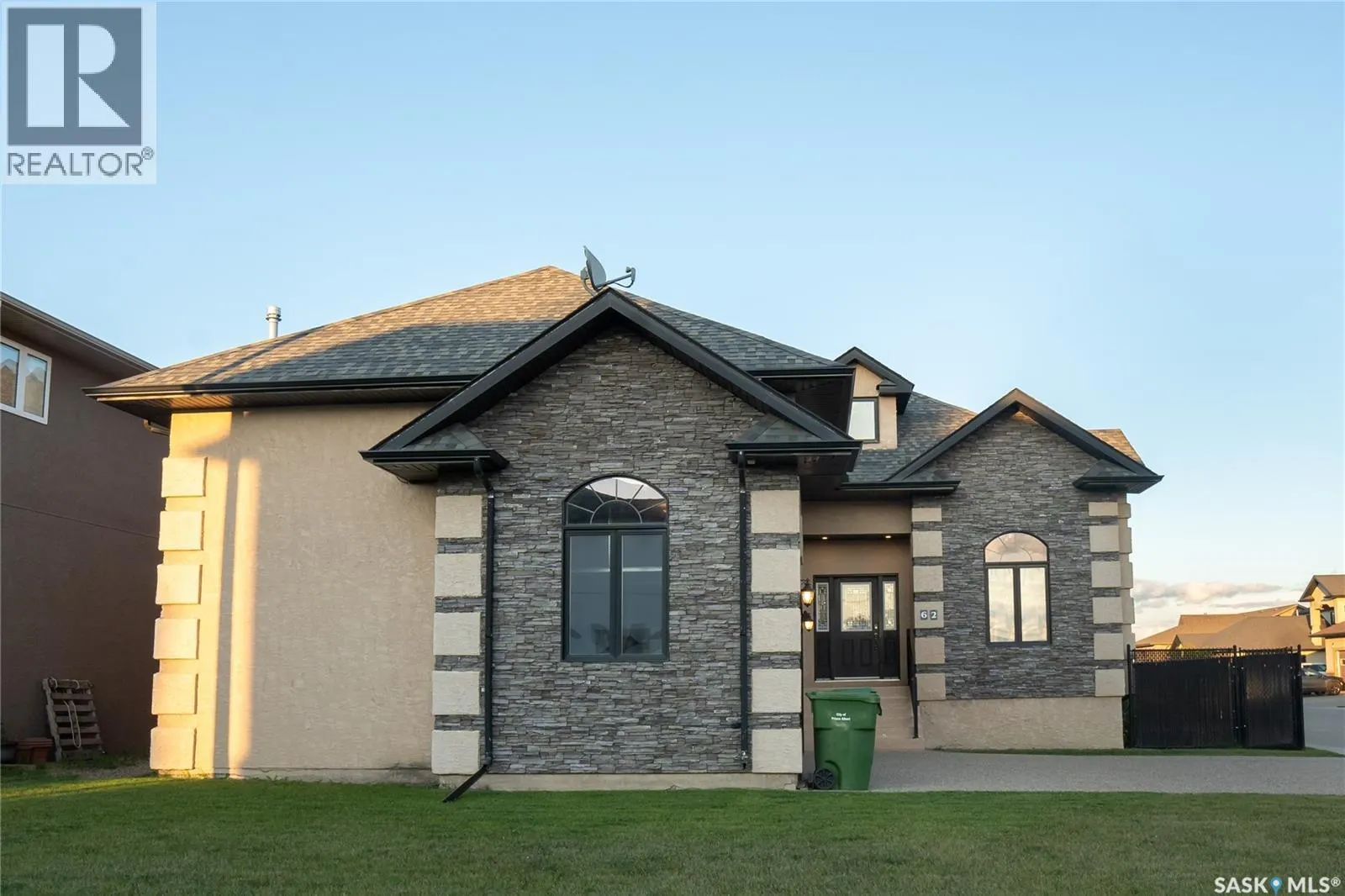 62 Glen Howard WAY