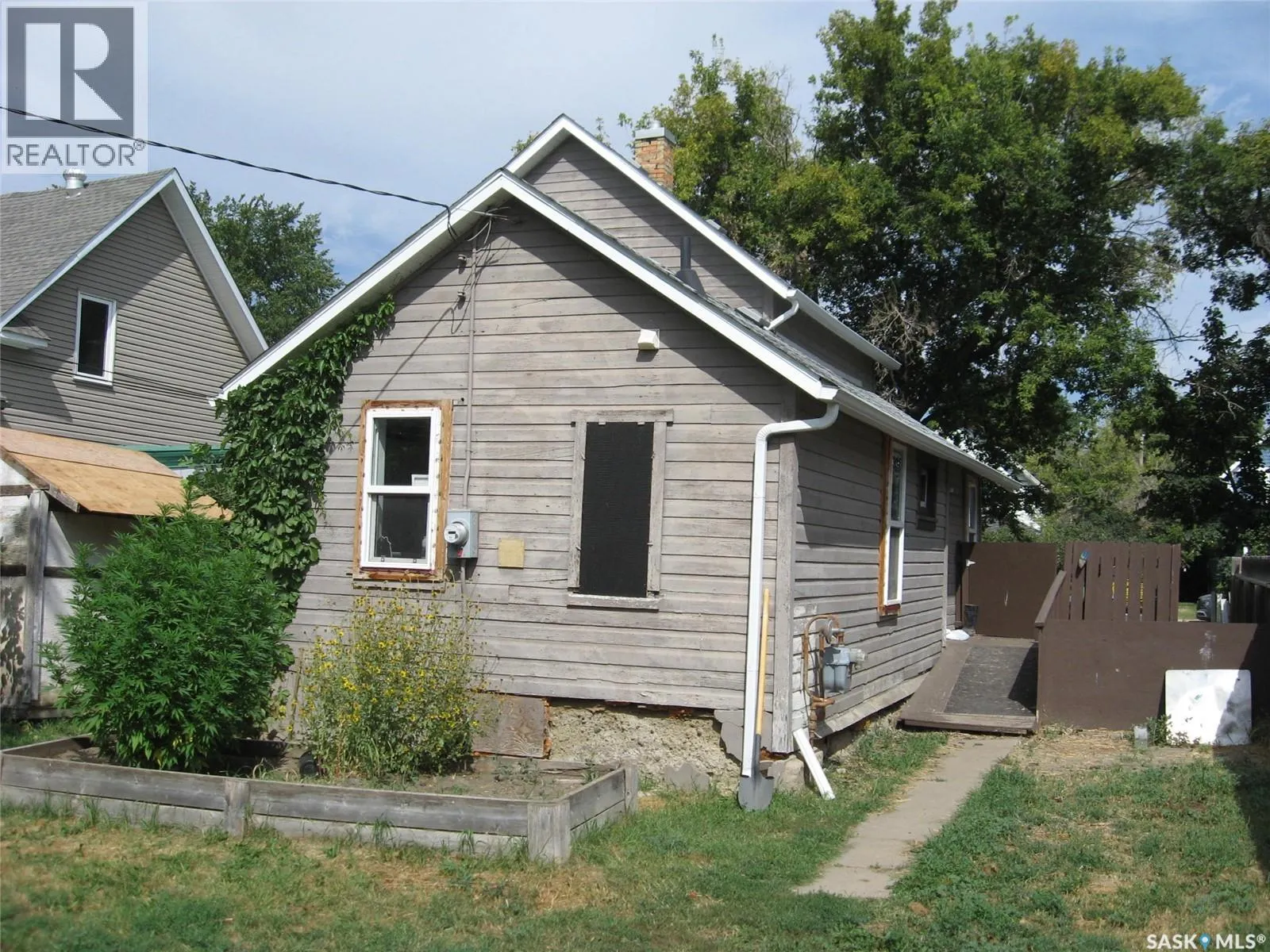 553 Athabasca STREET W