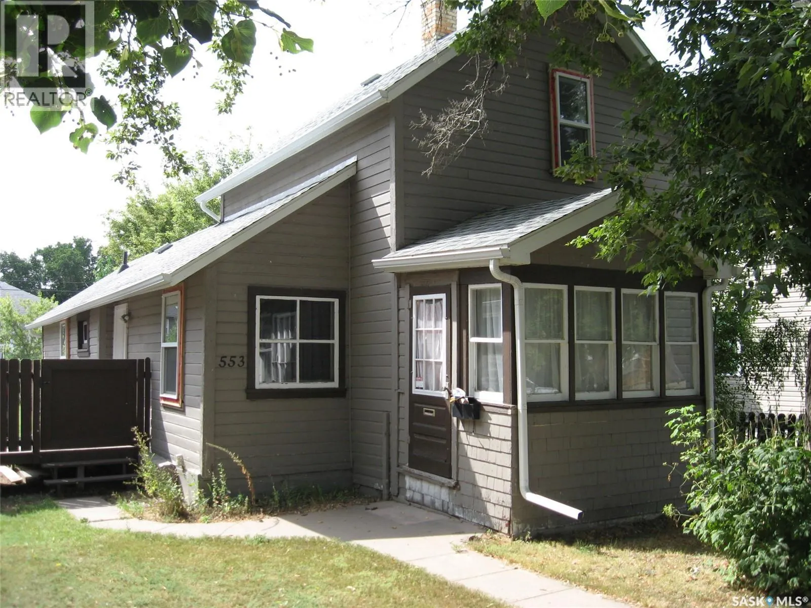 553 Athabasca STREET W