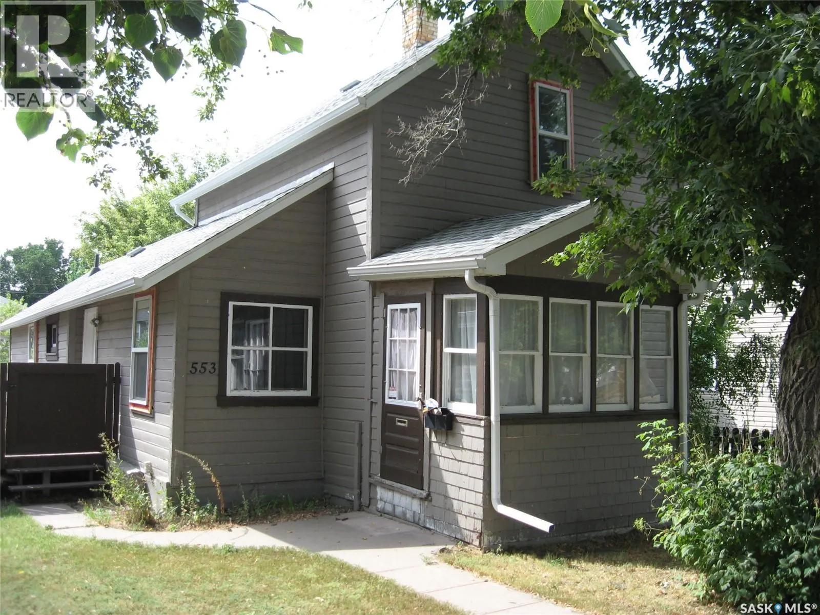 553 Athabasca STREET W