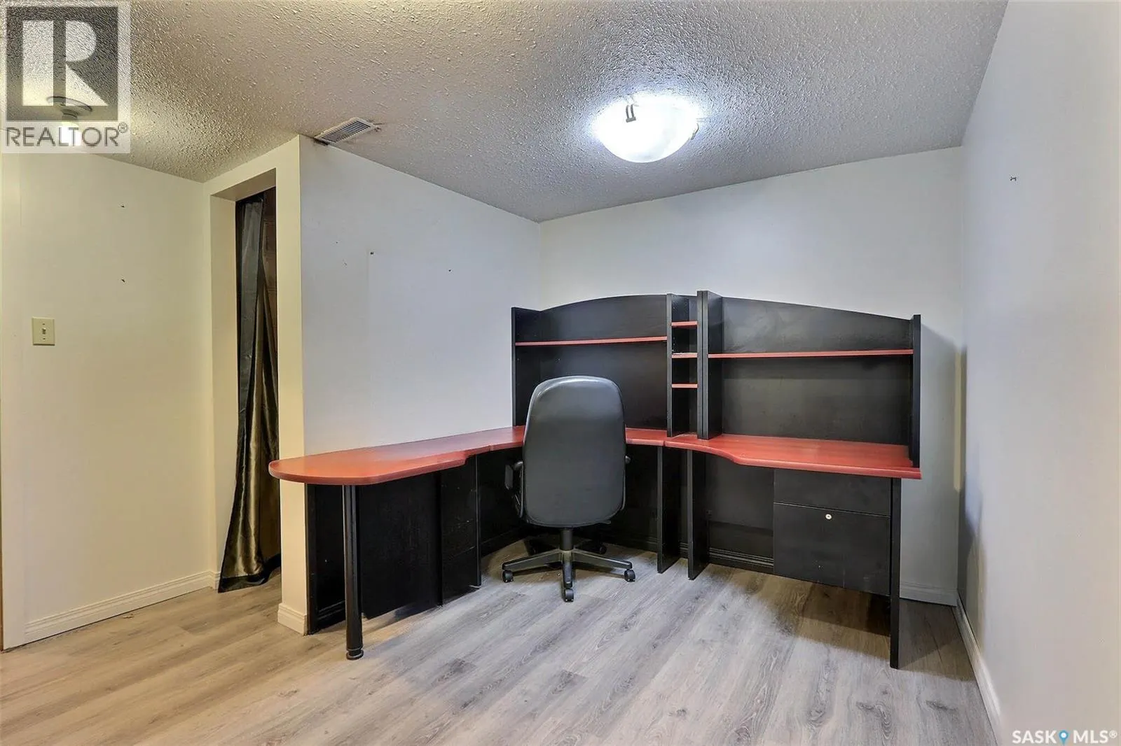 407 18th STREET W