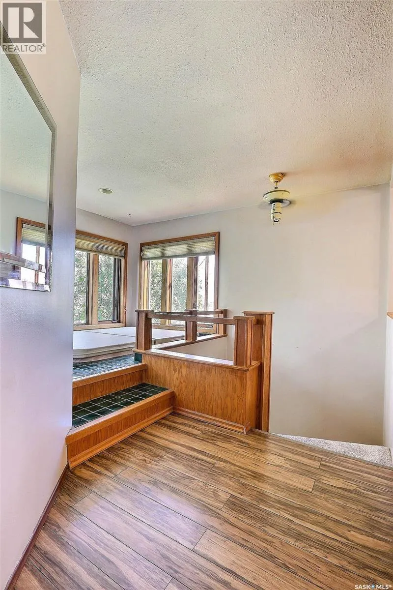 407 18th STREET W