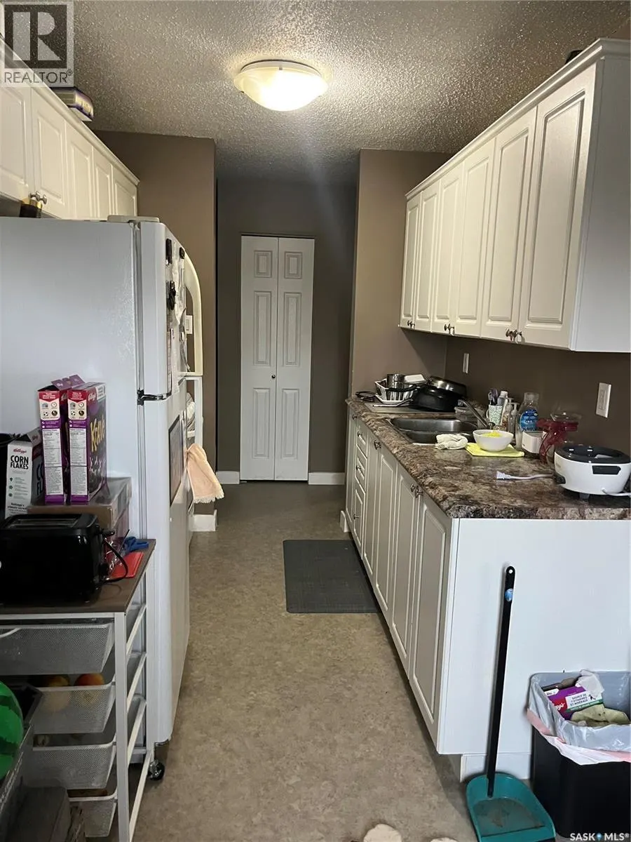 250 Home STREET W