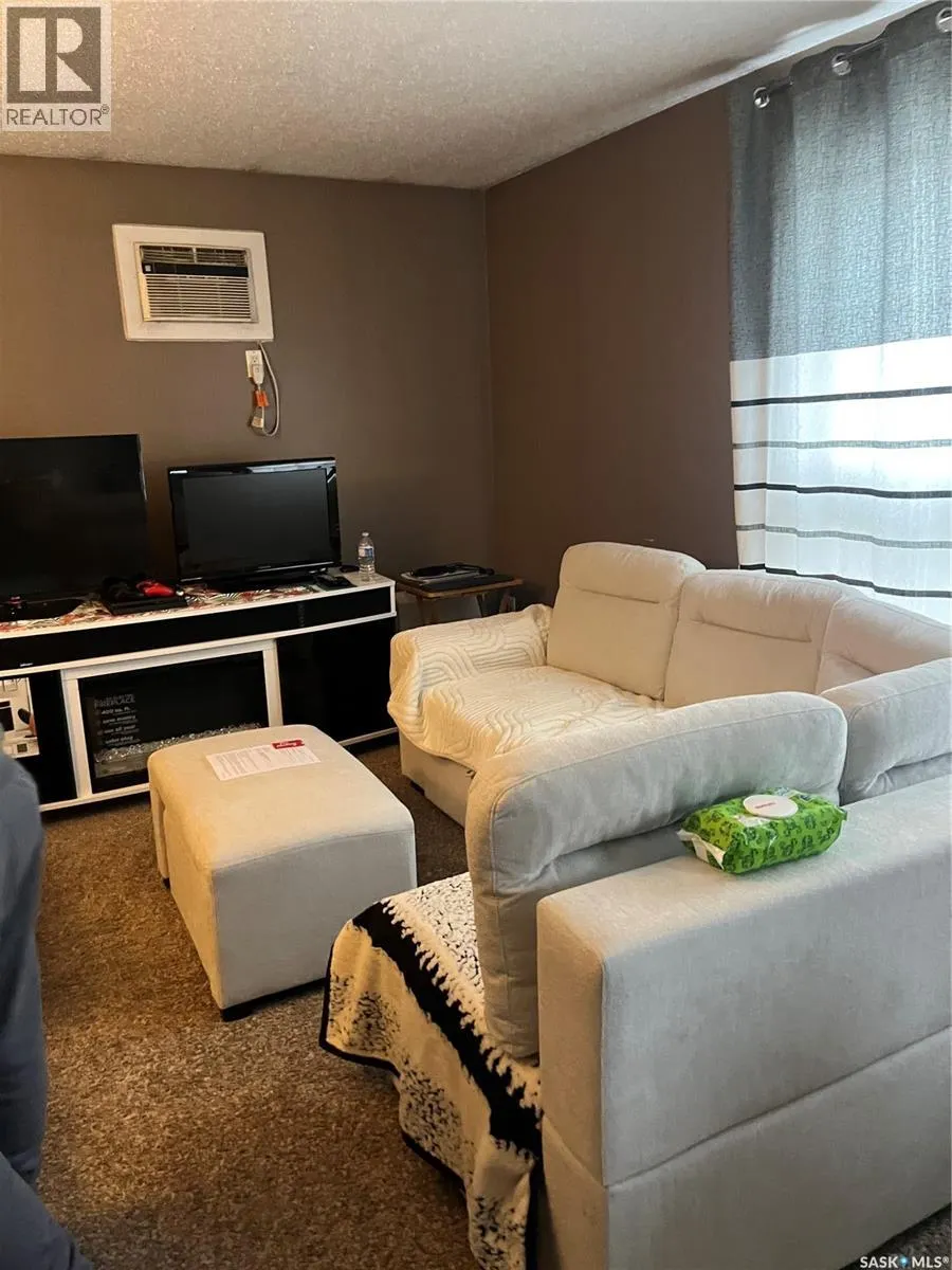 250 Home STREET W