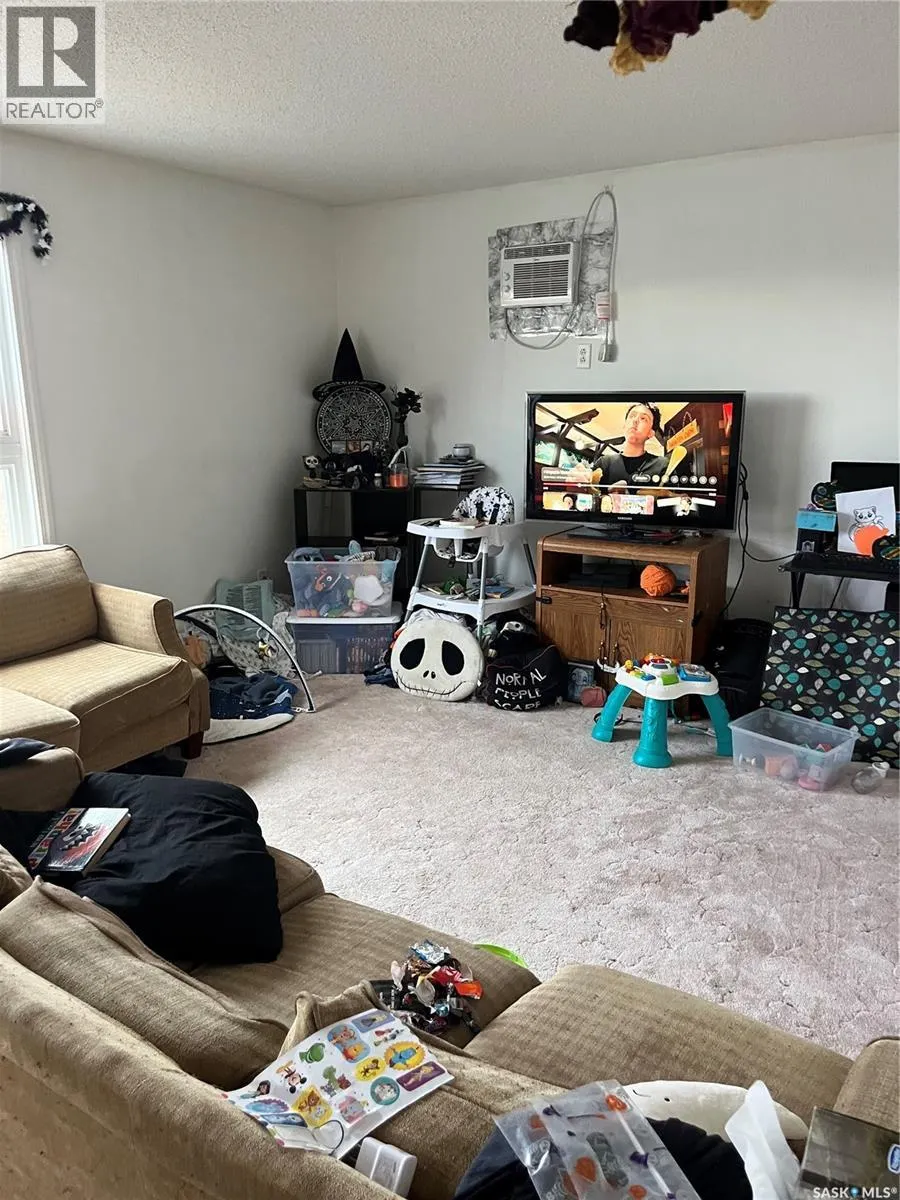 250 Home STREET W