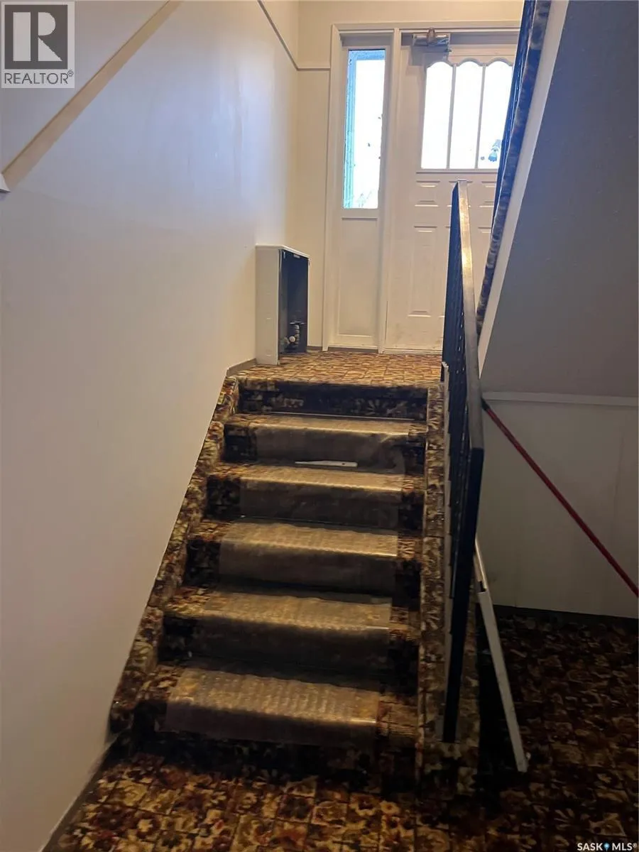 250 Home STREET W