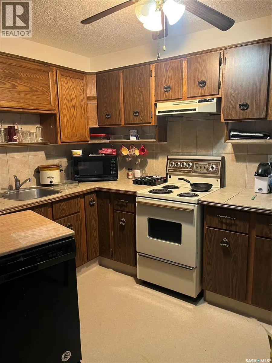 250 Home STREET W