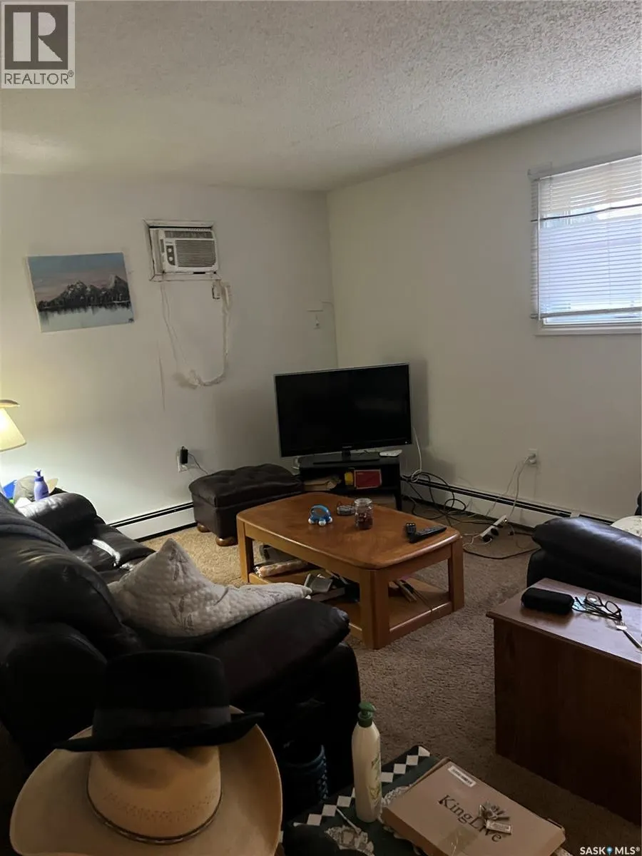 250 Home STREET W