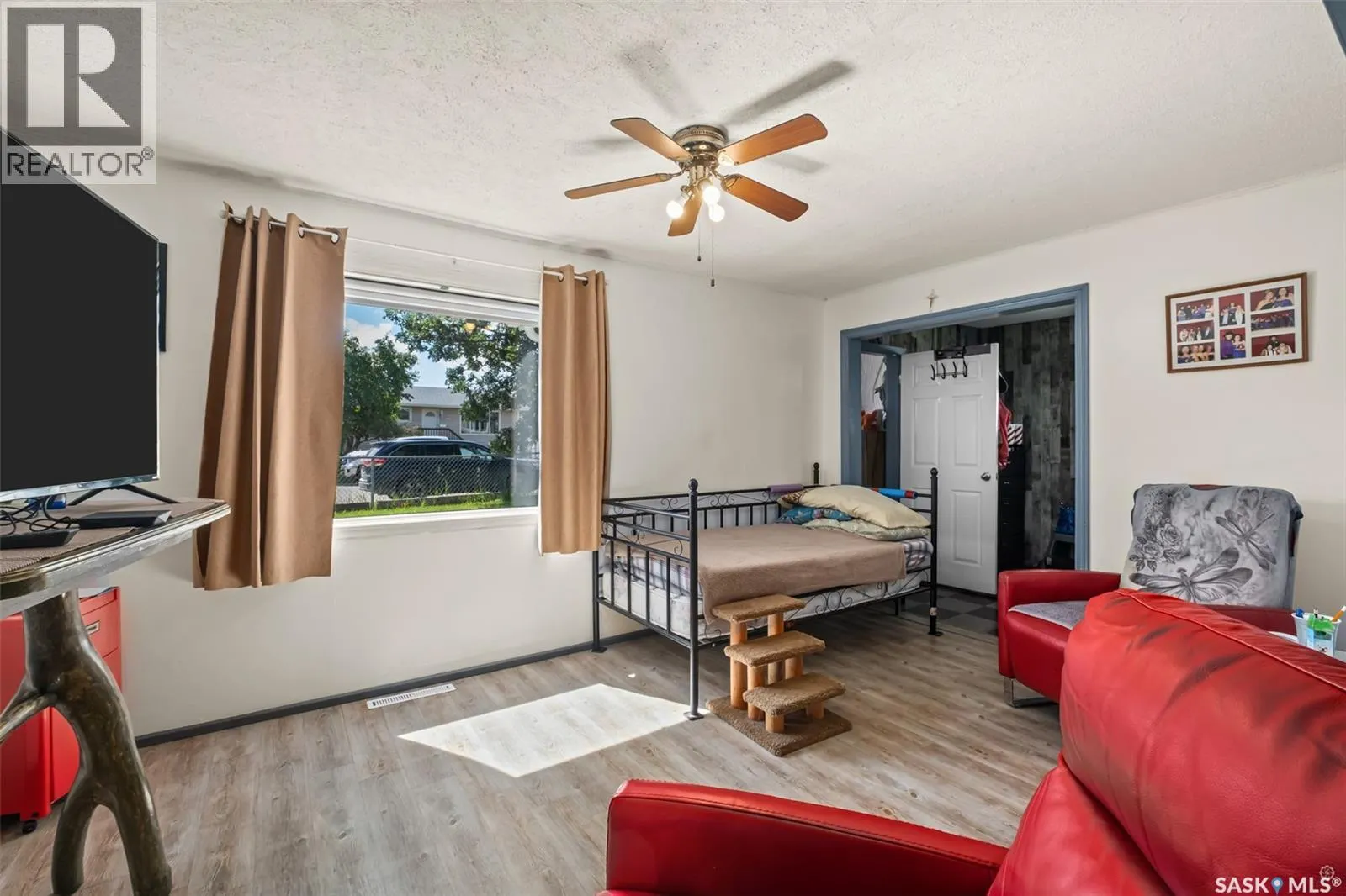 150 31st STREET E