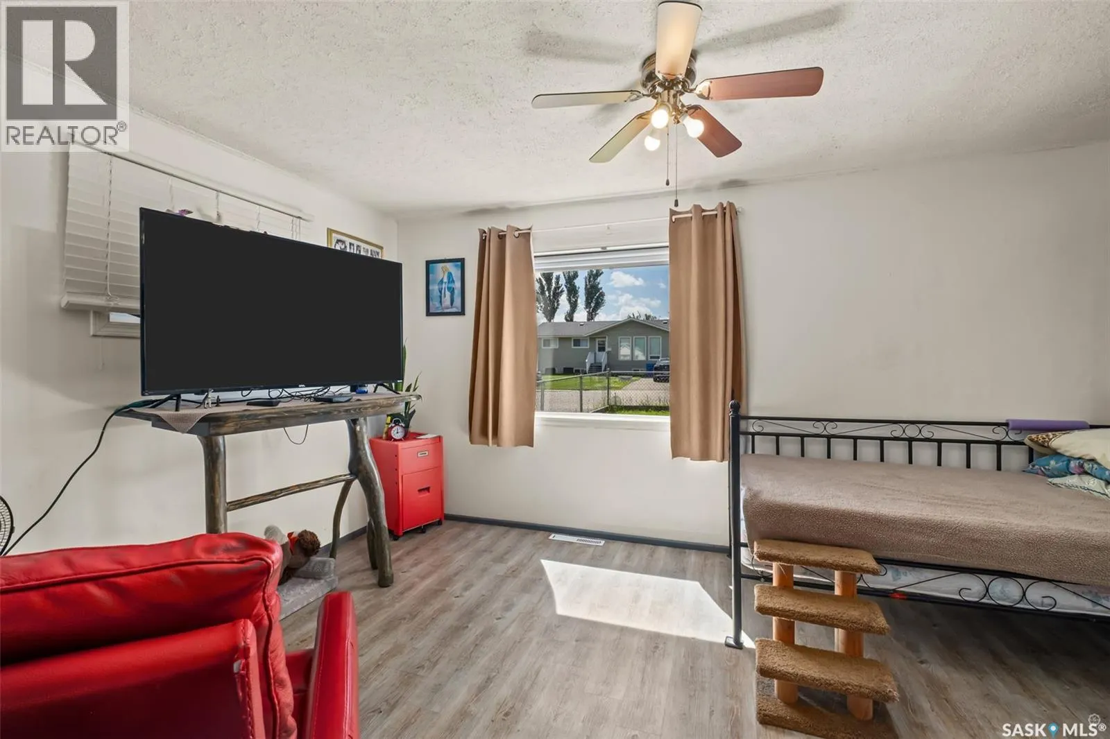 150 31st STREET E