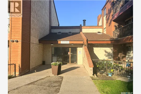 112 3308 33rd STREET W