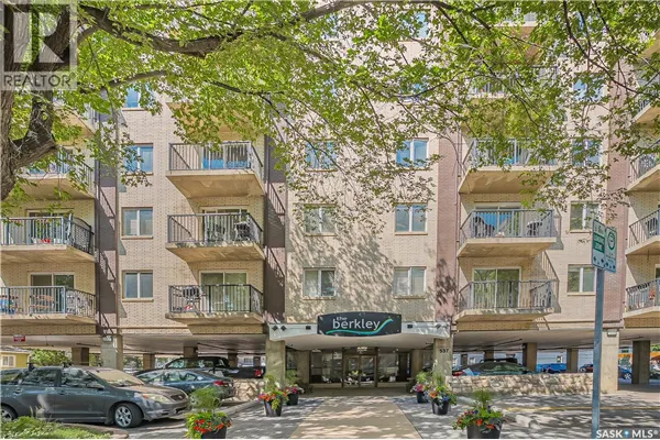 Penthouse B 537 4th AVENUE N