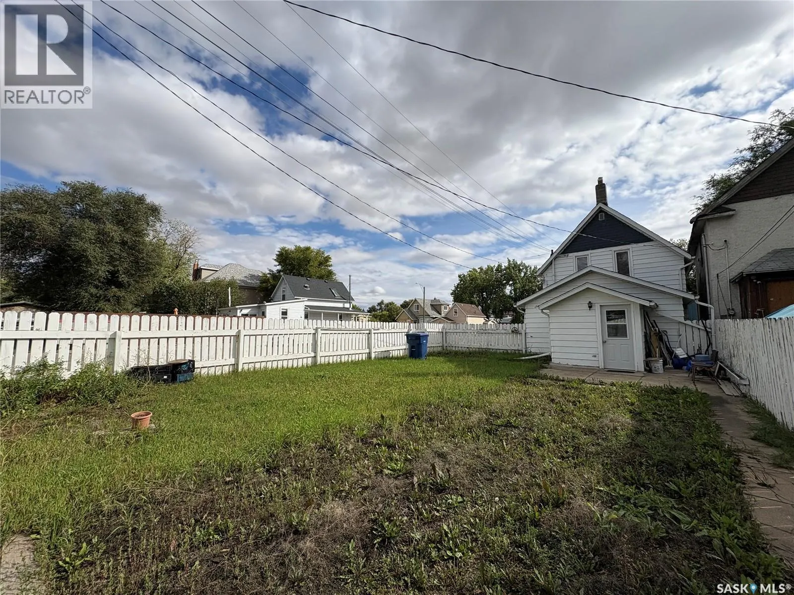 404 Fairford STREET W
