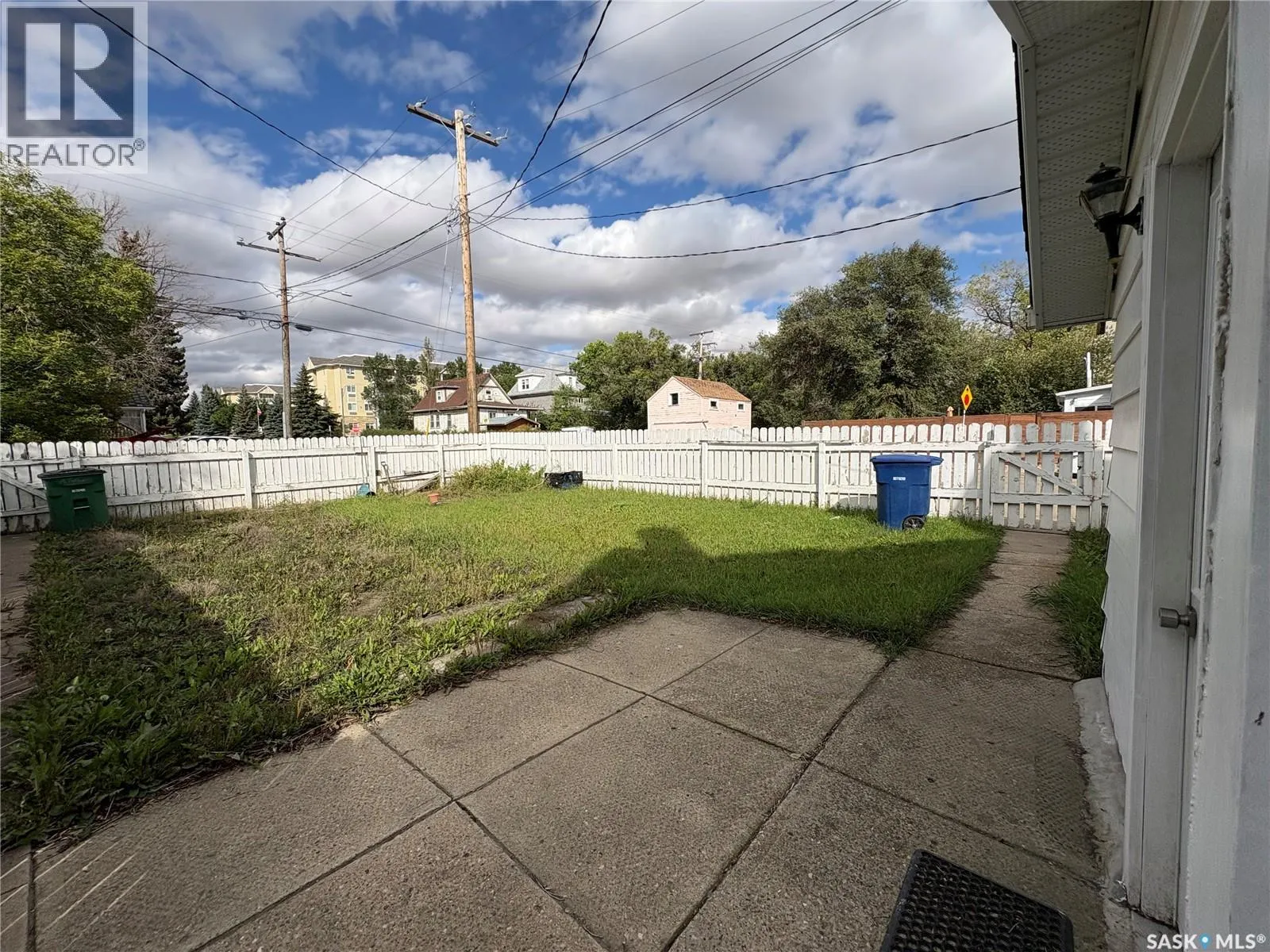 404 Fairford STREET W