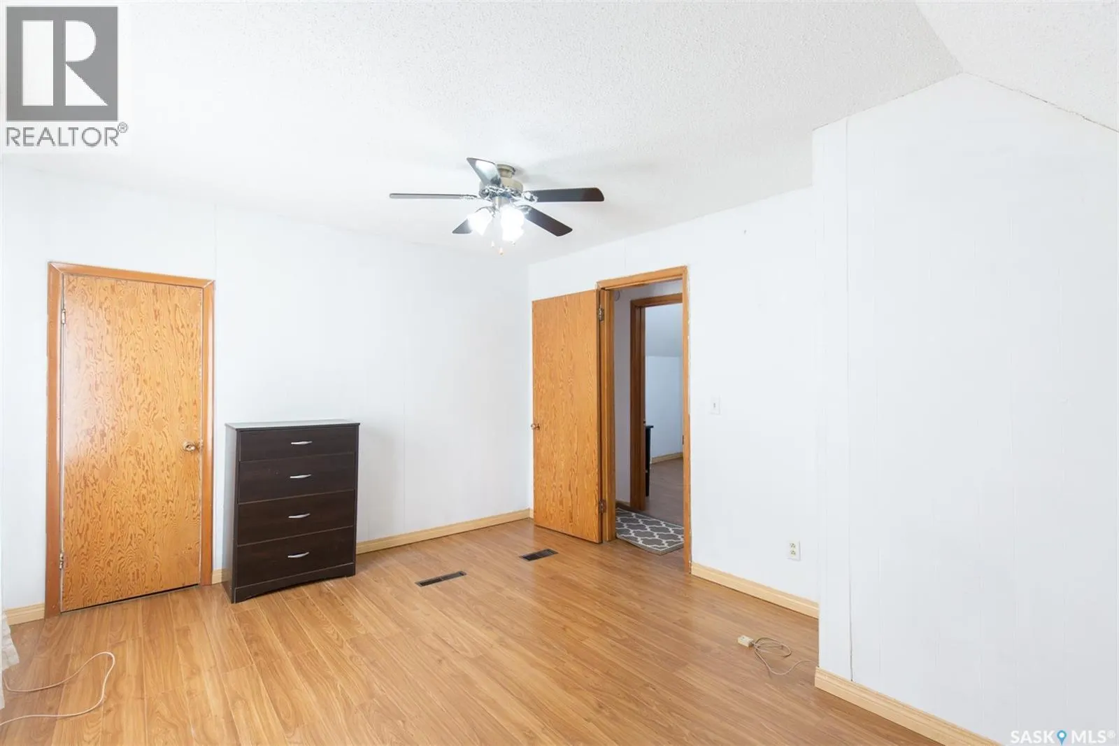 404 Fairford STREET W