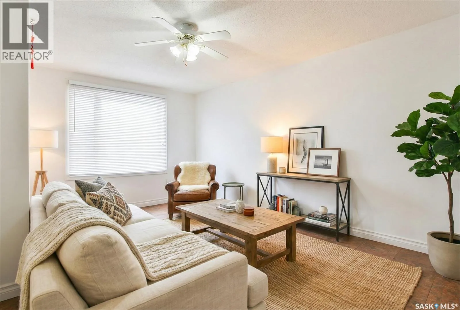 404 Fairford STREET W