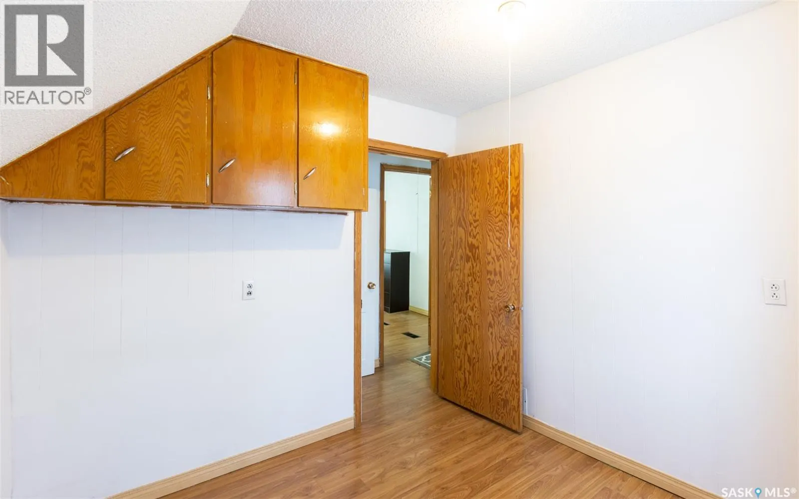 404 Fairford STREET W