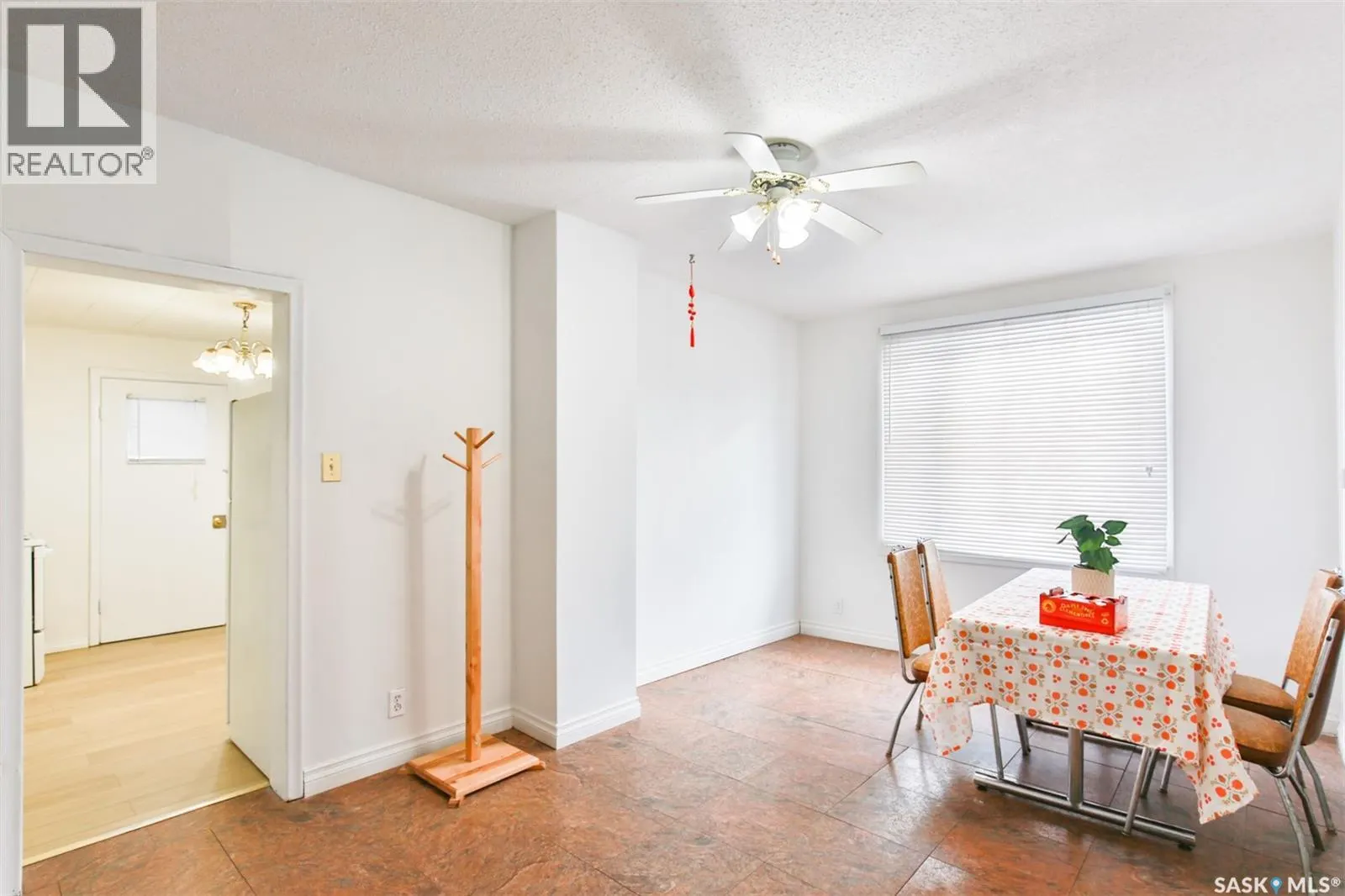 404 Fairford STREET W