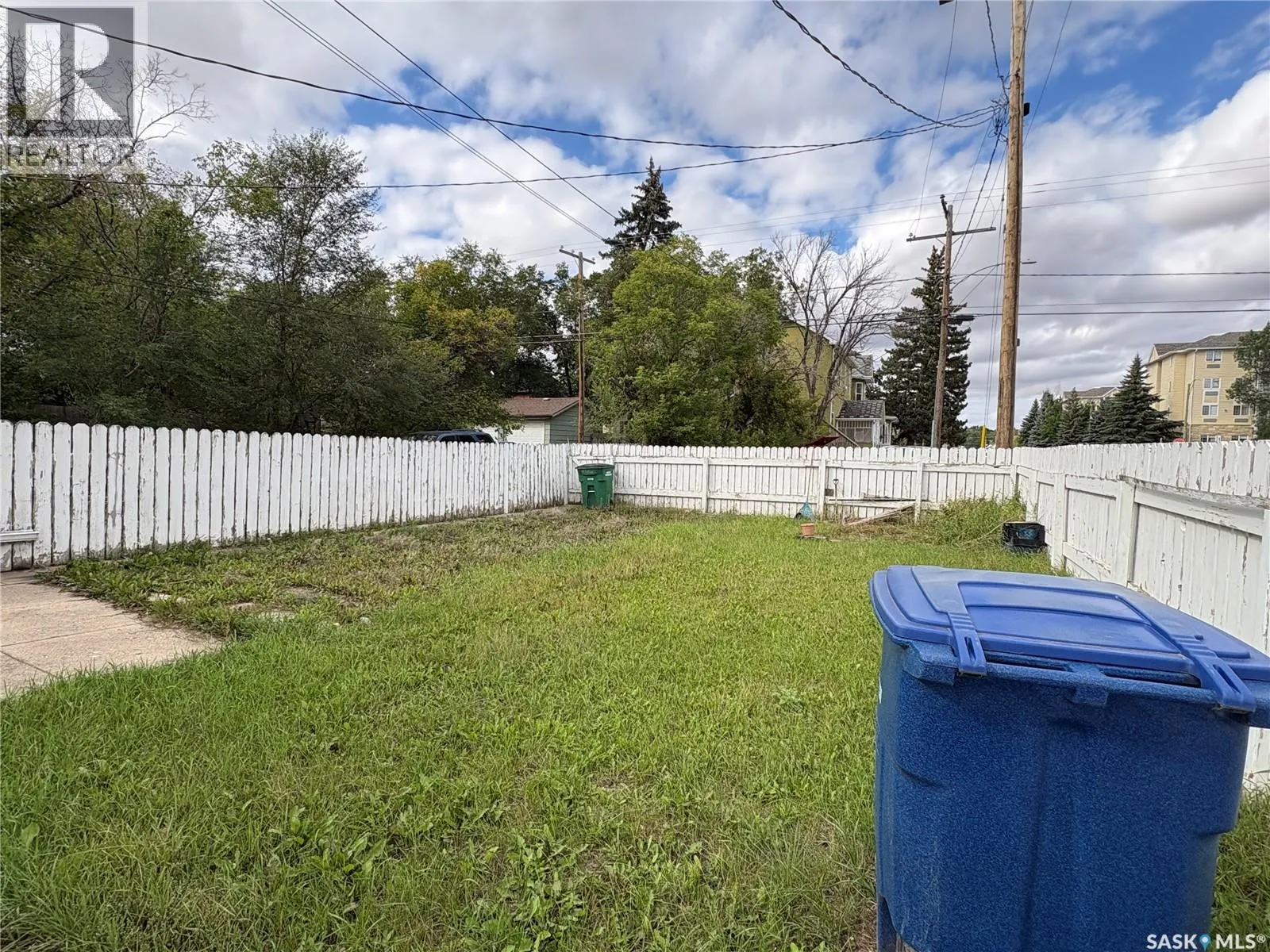 404 Fairford STREET W