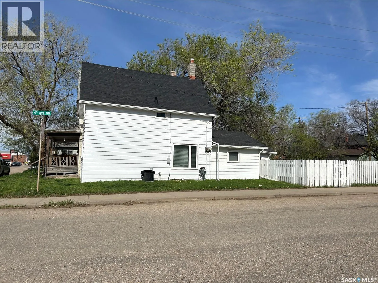 404 Fairford STREET W