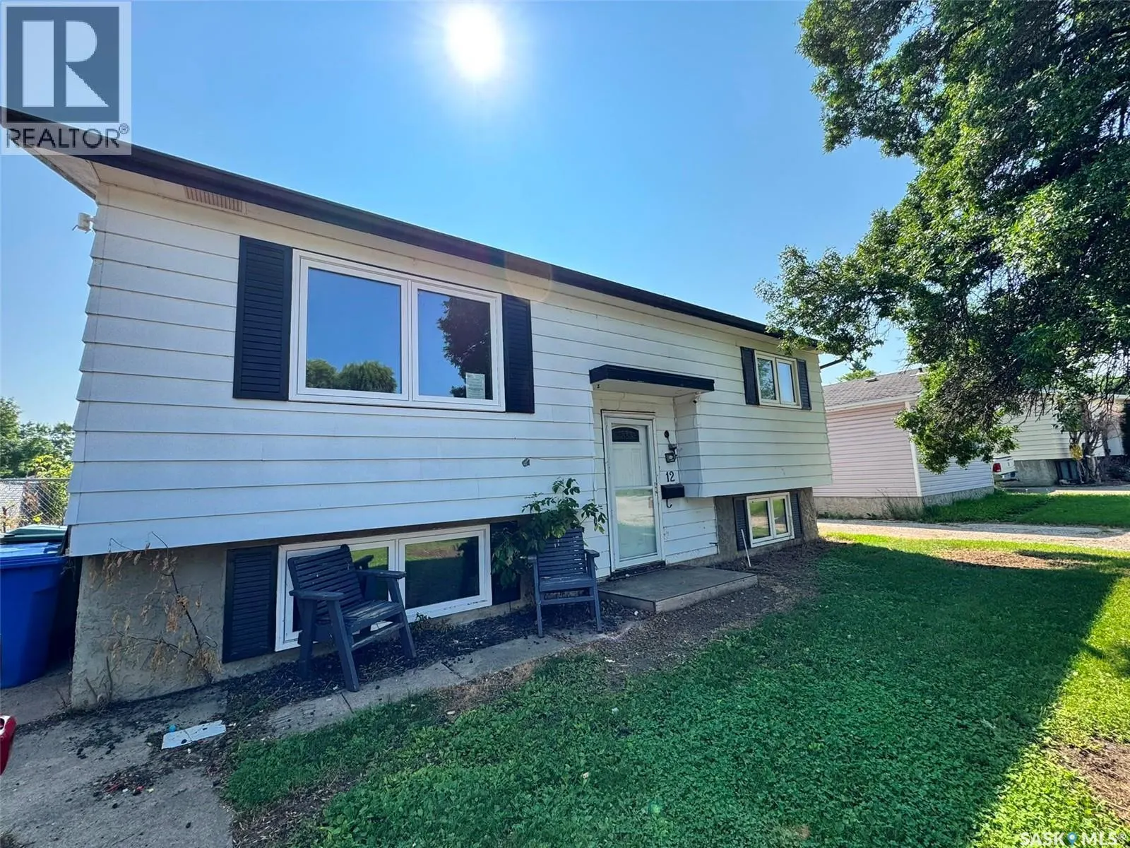 12 Bowerman CRESCENT