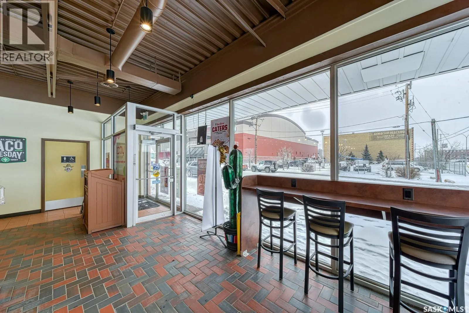 204 Manitoba STREET W