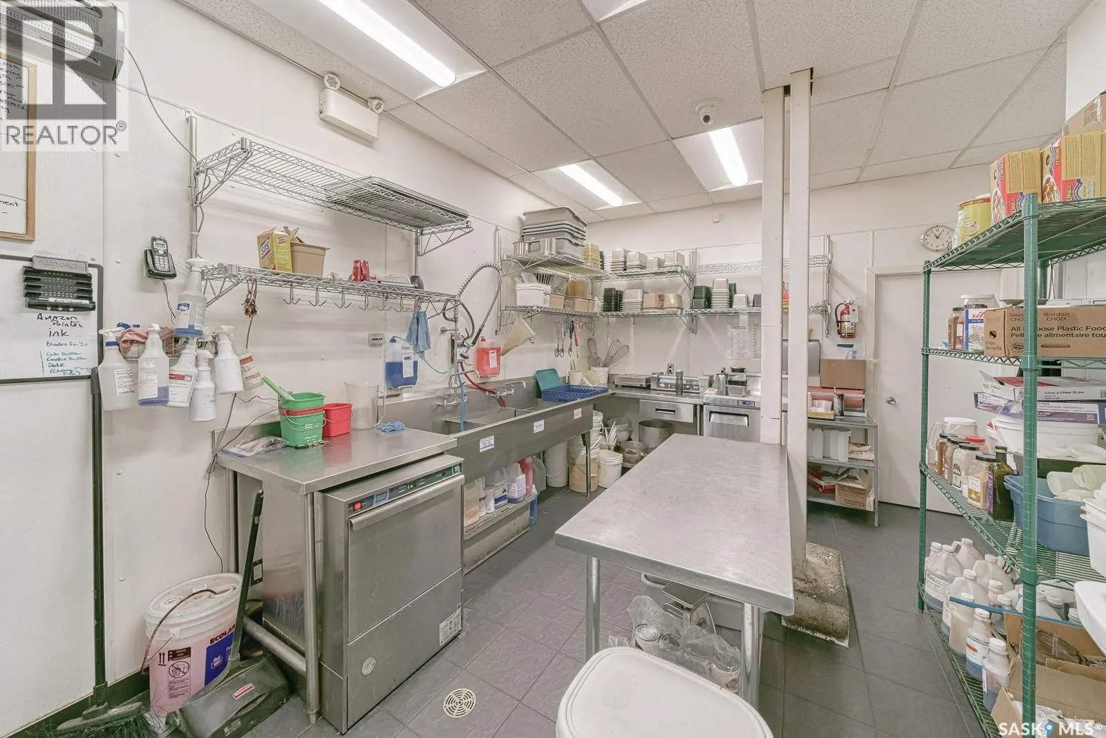 204 Manitoba STREET W