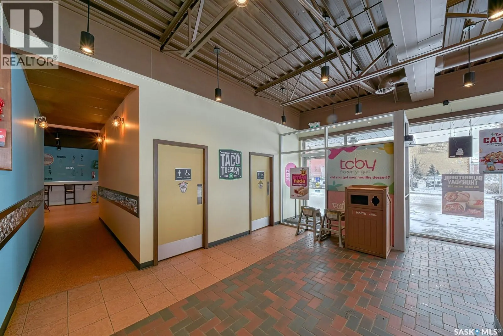 204 Manitoba STREET W